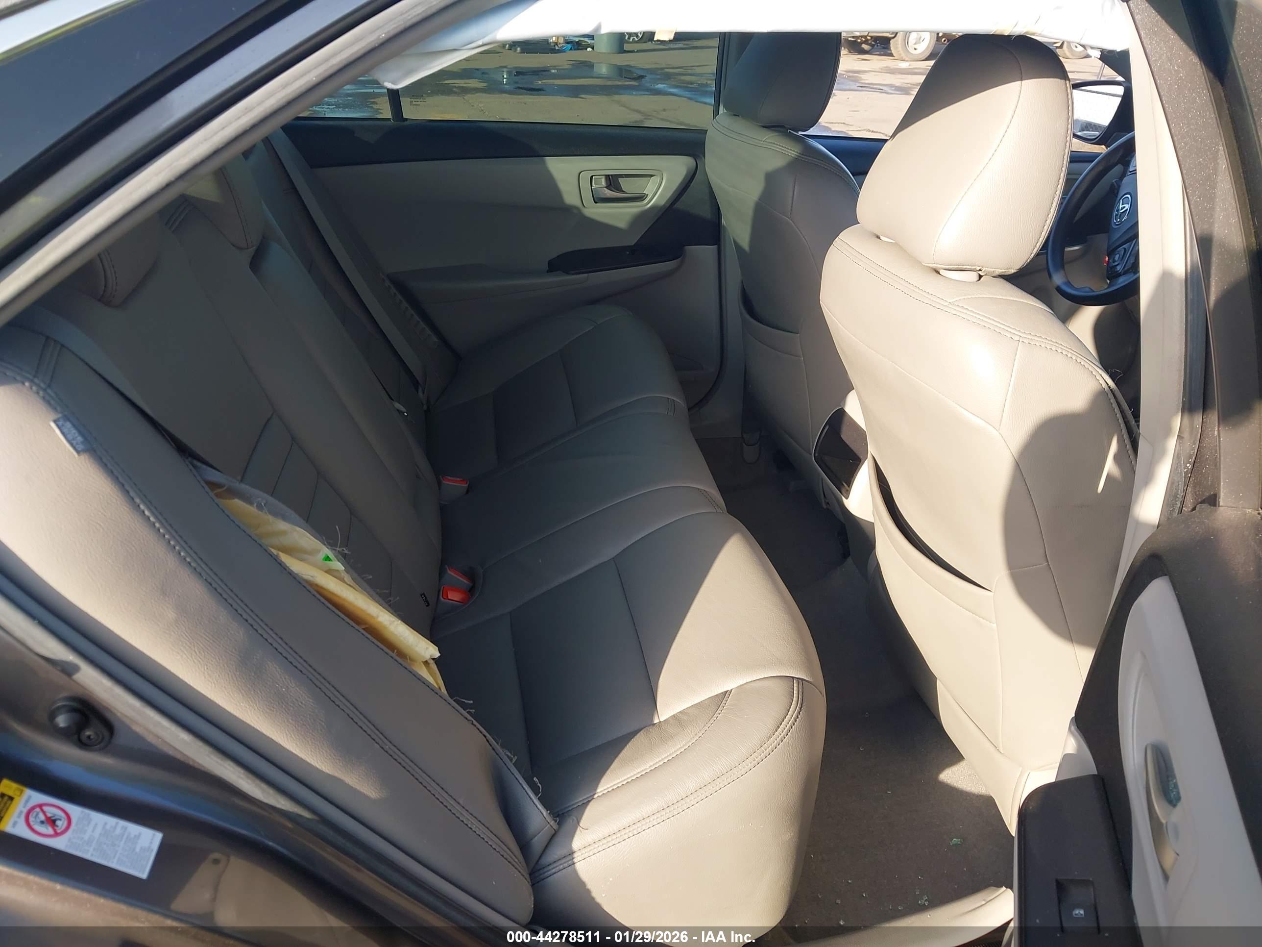 TOYOTA CAMRY image 8