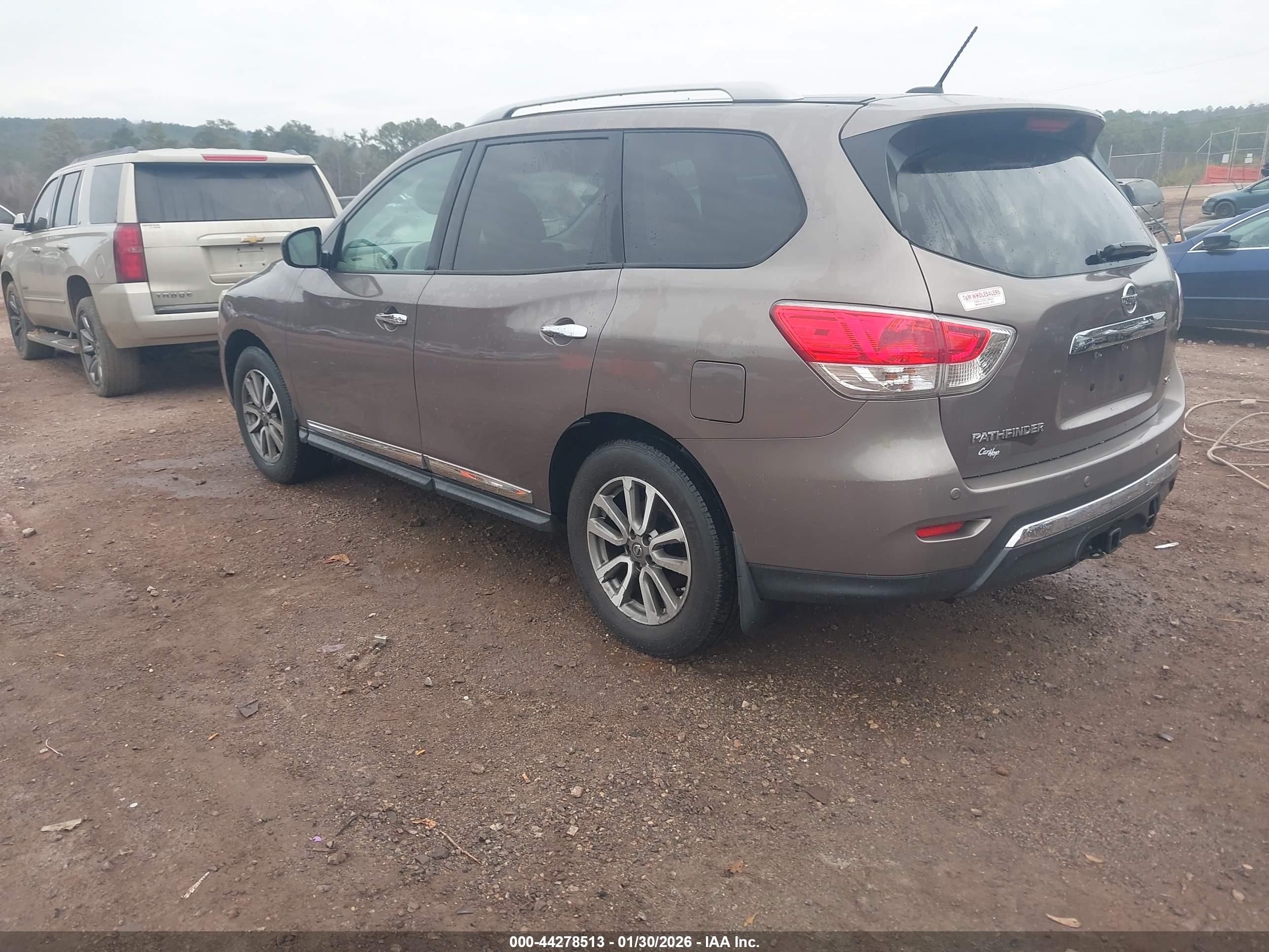 NISSAN PATHFINDER image 3