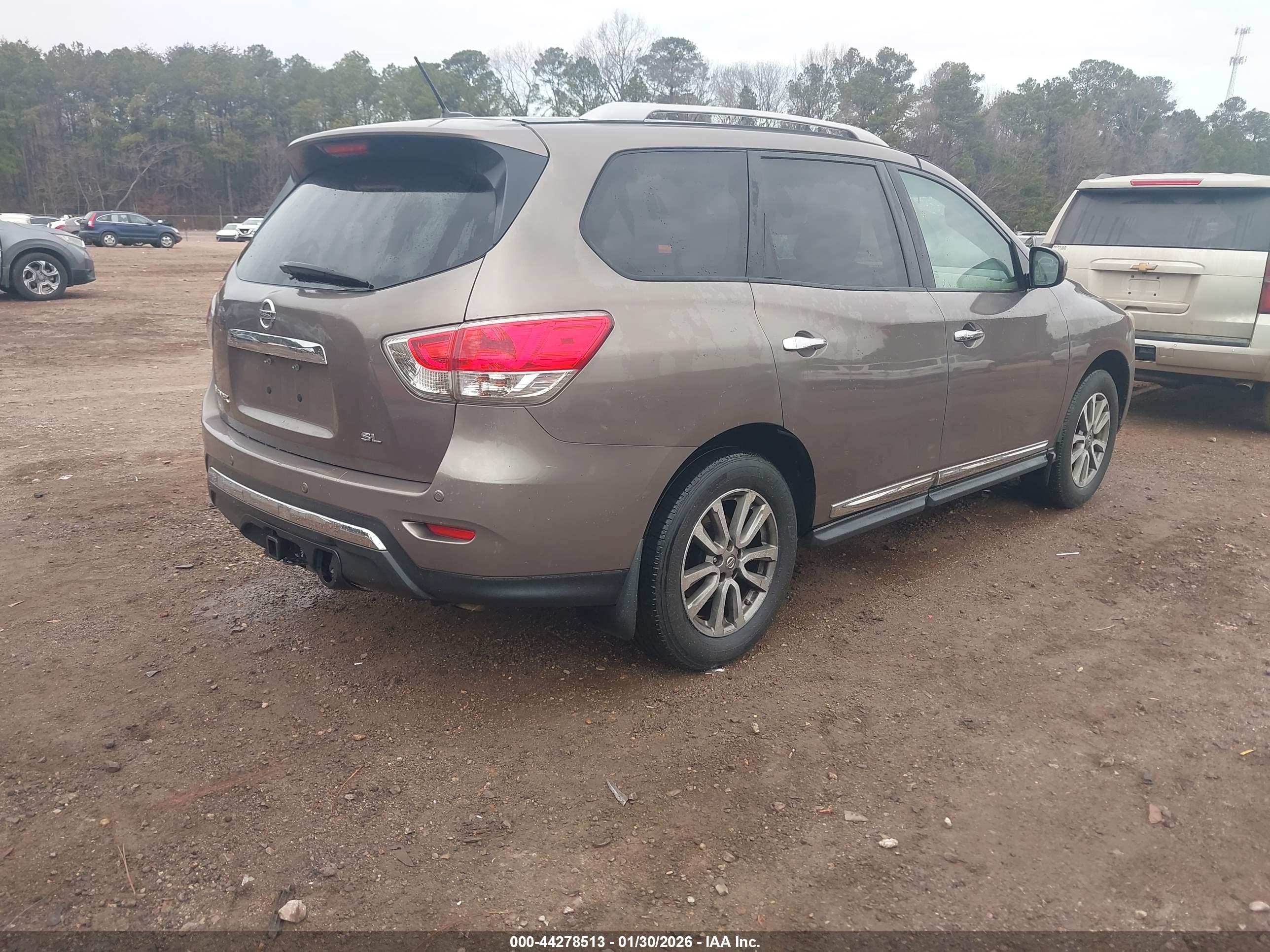 NISSAN PATHFINDER image 4