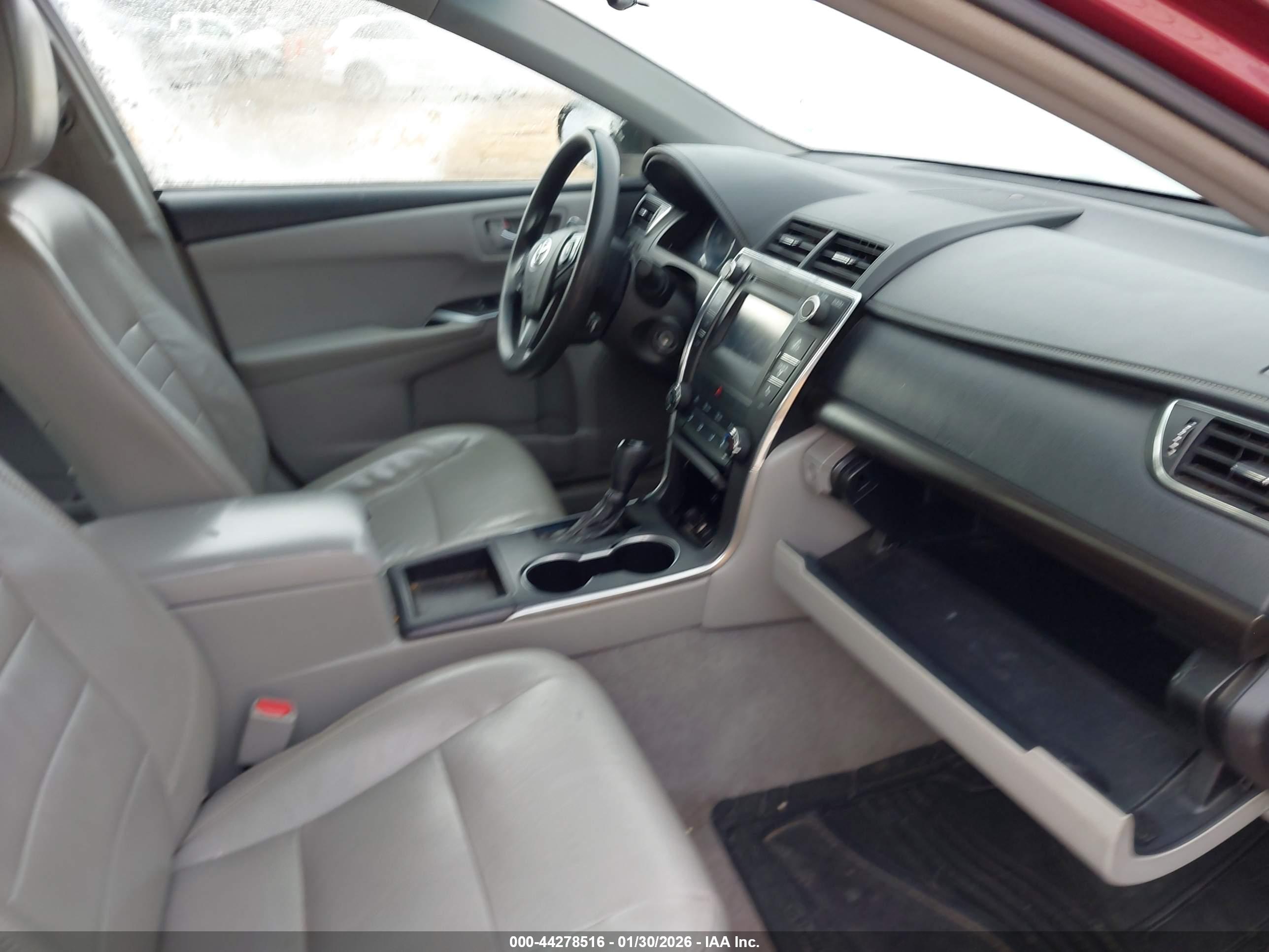 TOYOTA CAMRY image 5