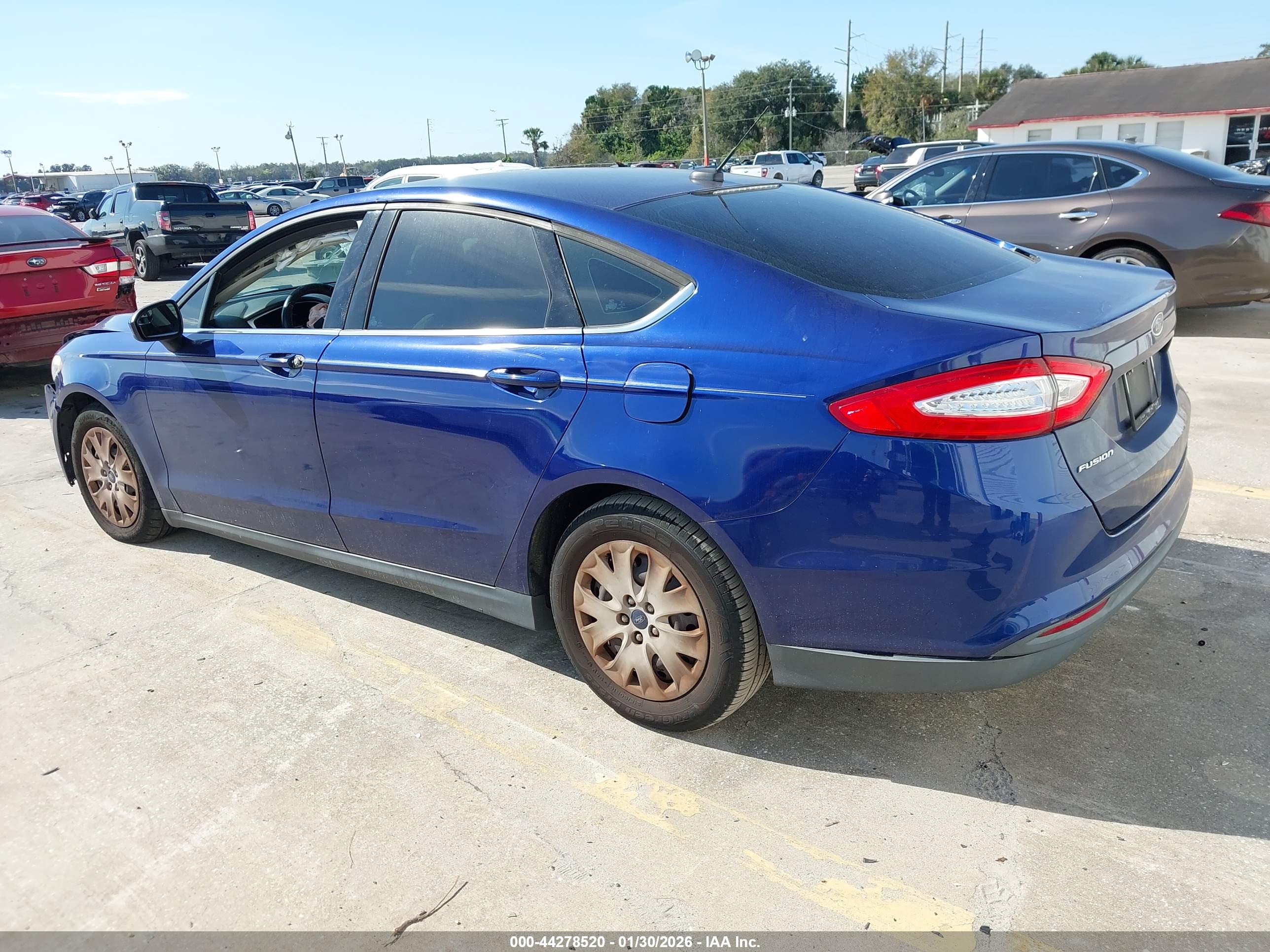 FORD FUSION image 3