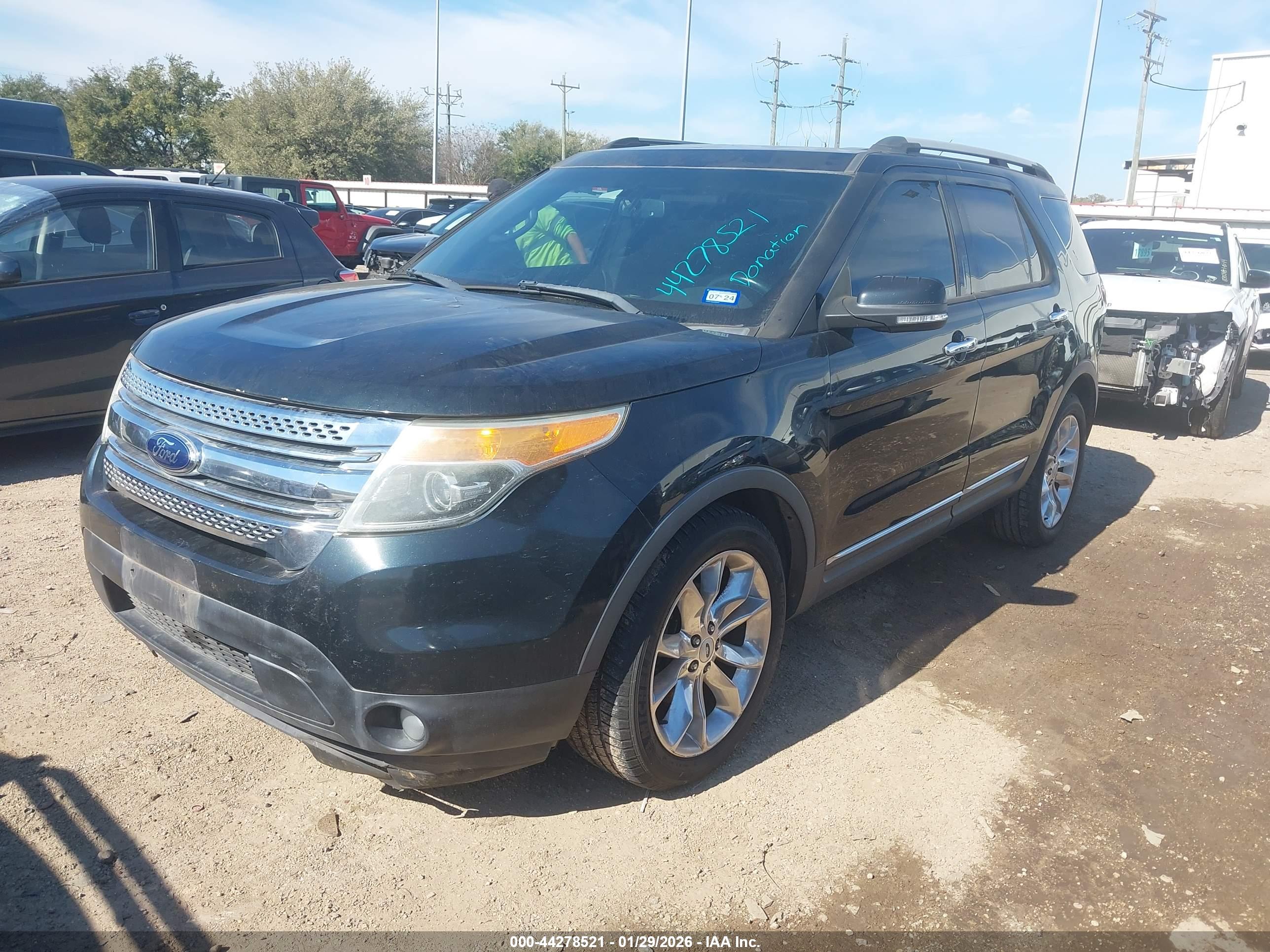 FORD EXPLORER image 2