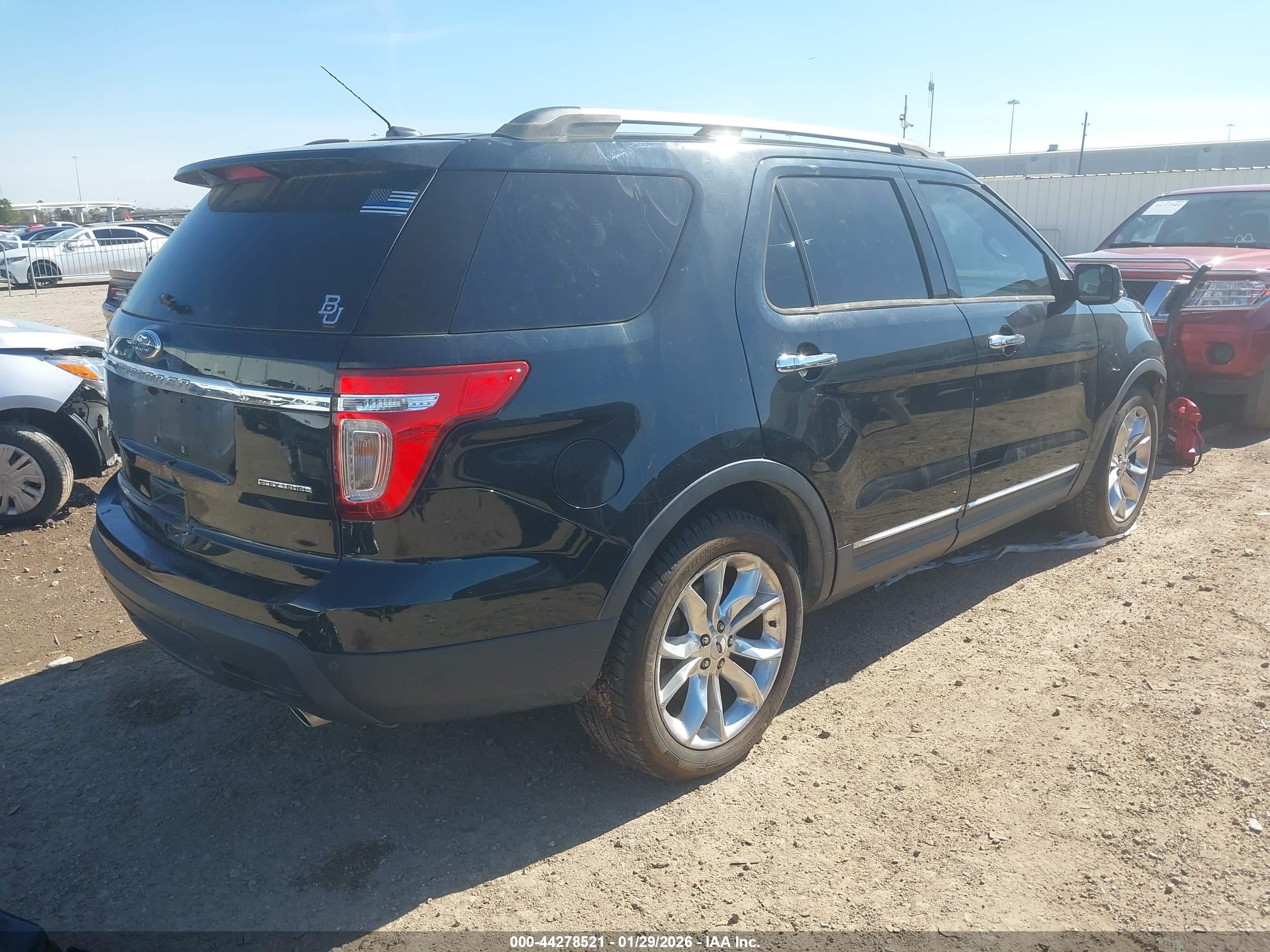 FORD EXPLORER image 4