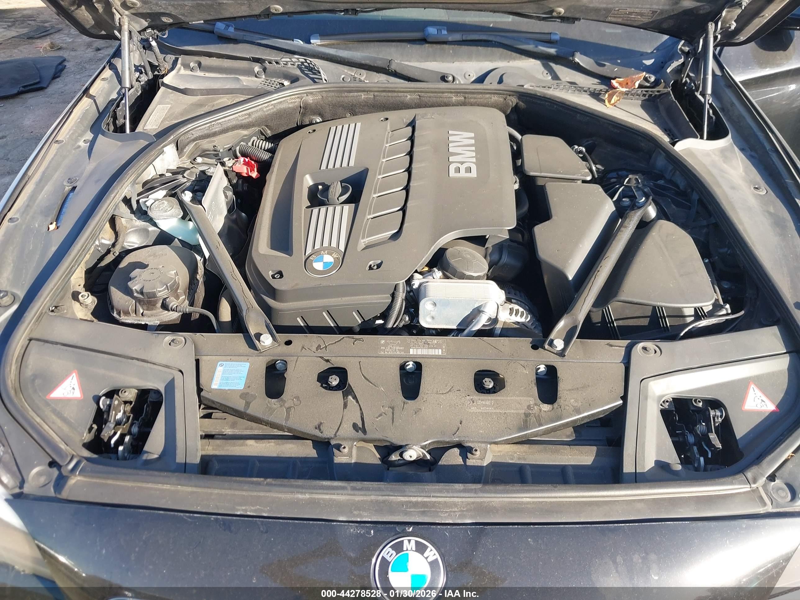 BMW 528I image 10