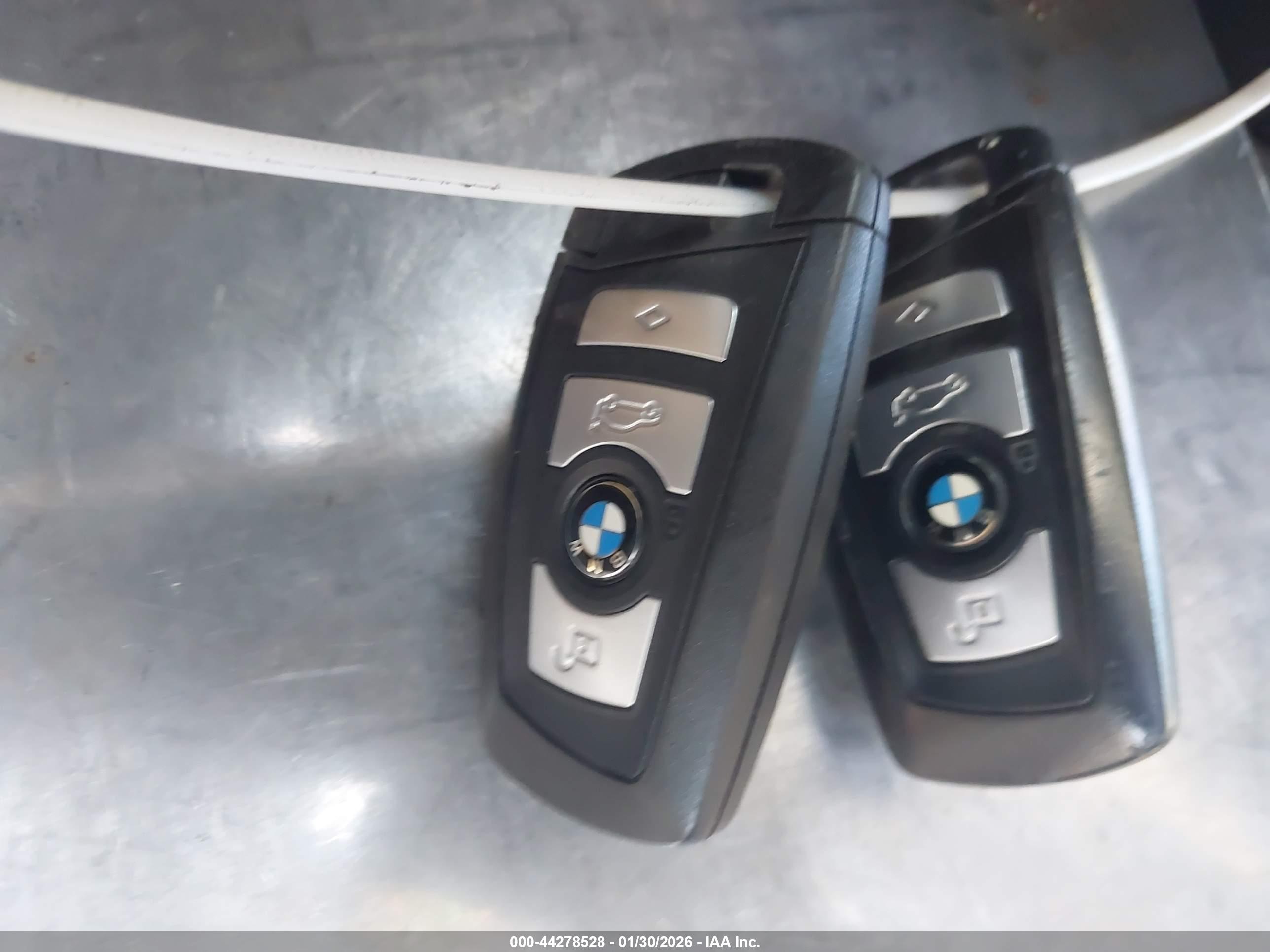 BMW 528I image 11