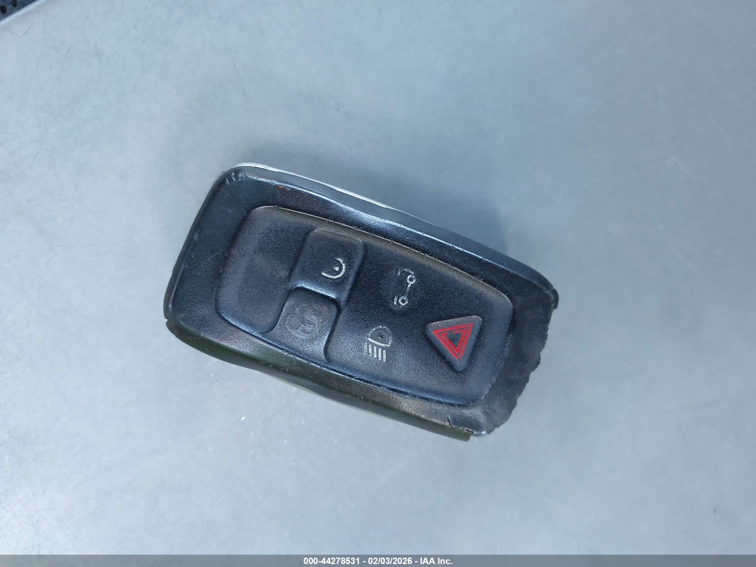LAND ROVER image 11