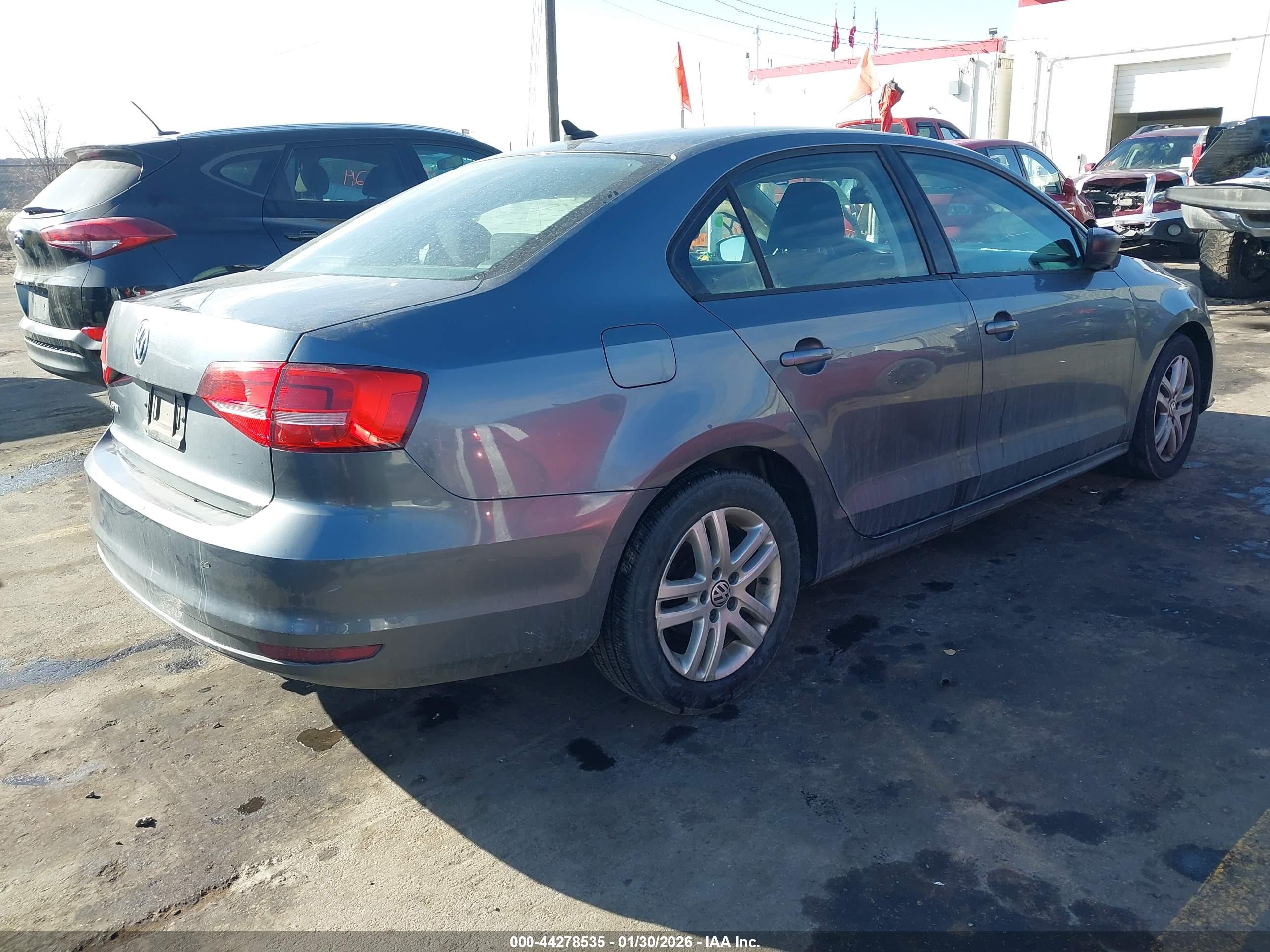 VOLKSWAGEN JETTA image 4