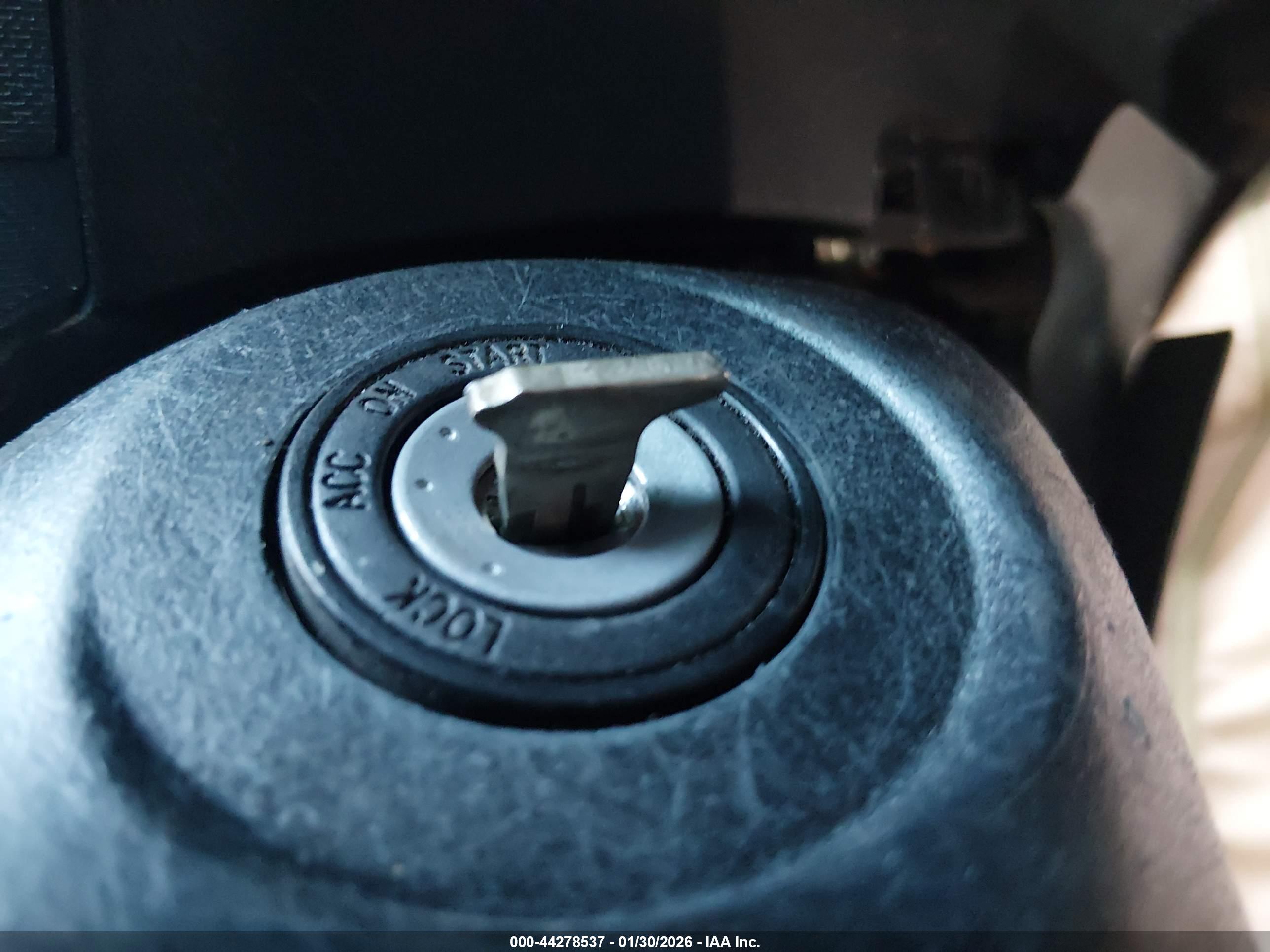 TOYOTA PRIUS image 11