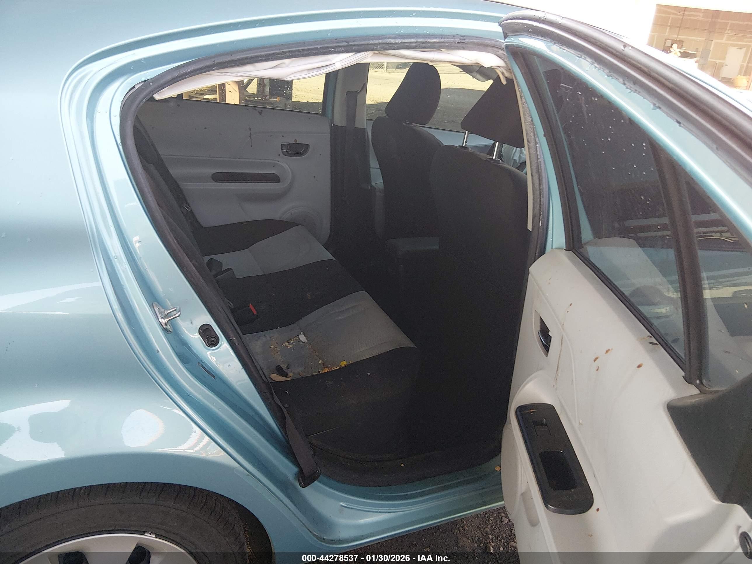 TOYOTA PRIUS image 8