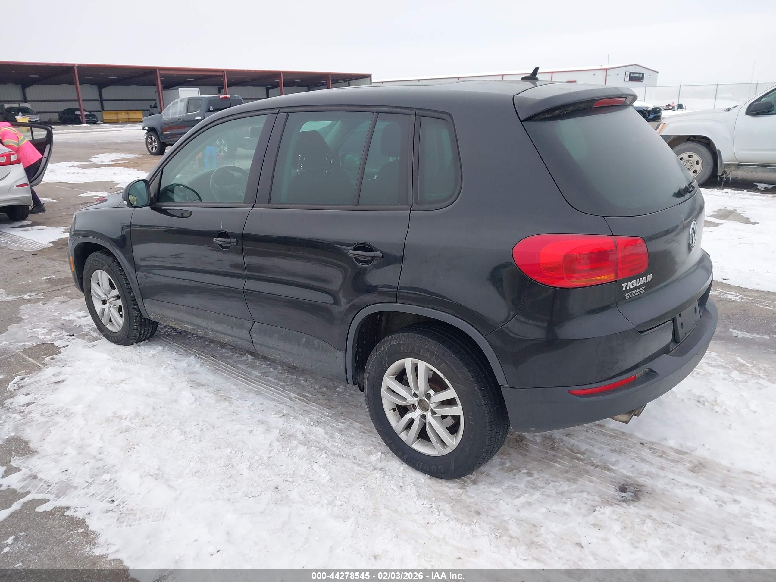 VOLKSWAGEN TIGUAN image 3