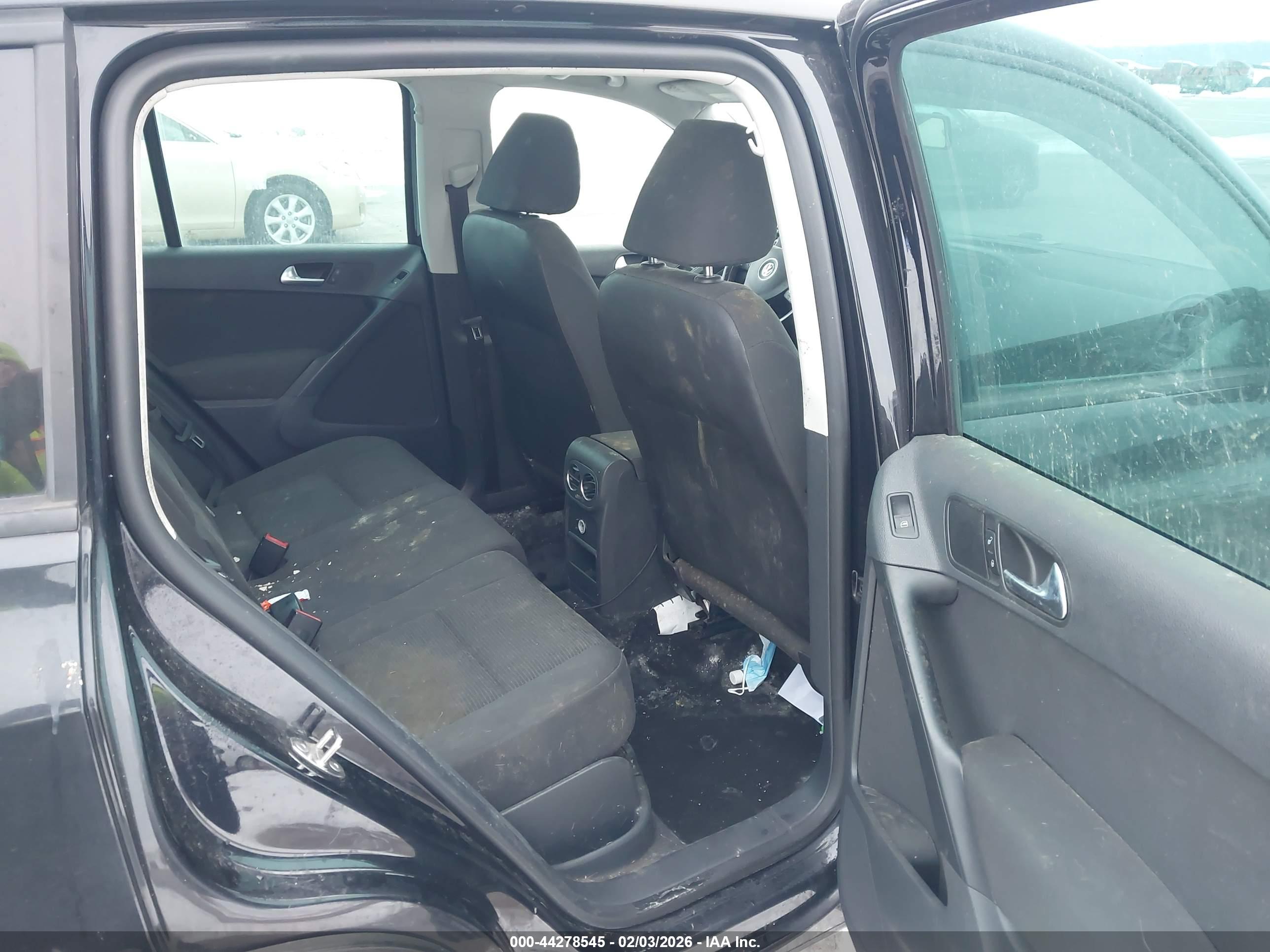 VOLKSWAGEN TIGUAN image 8