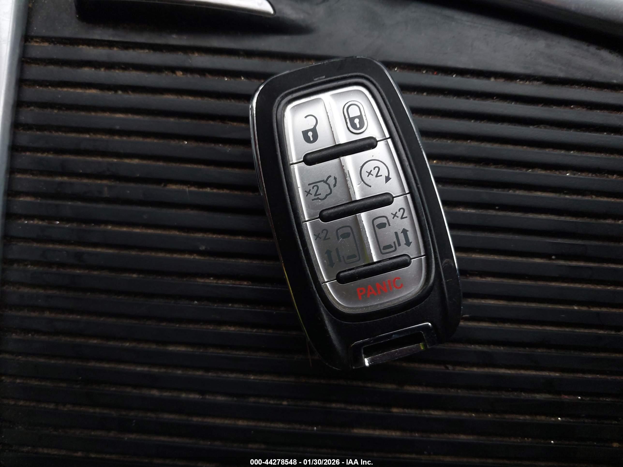 CHRYSLER PACIFICA image 11