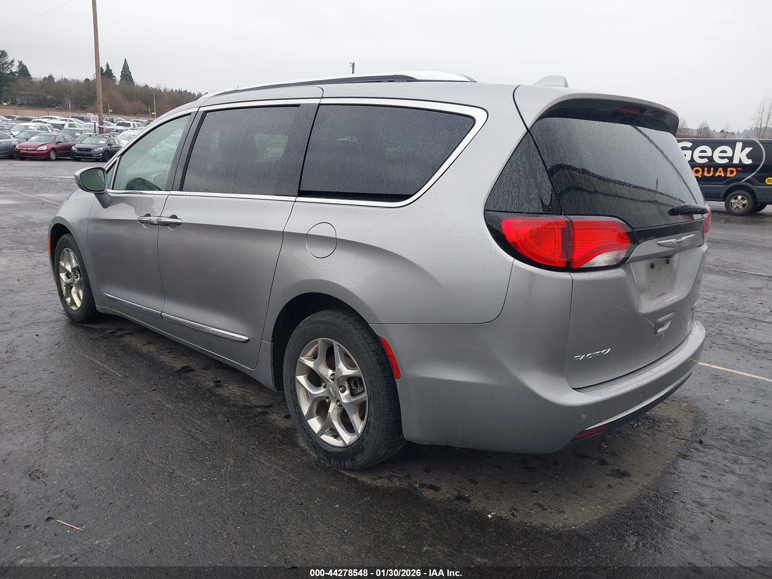 CHRYSLER PACIFICA image 3