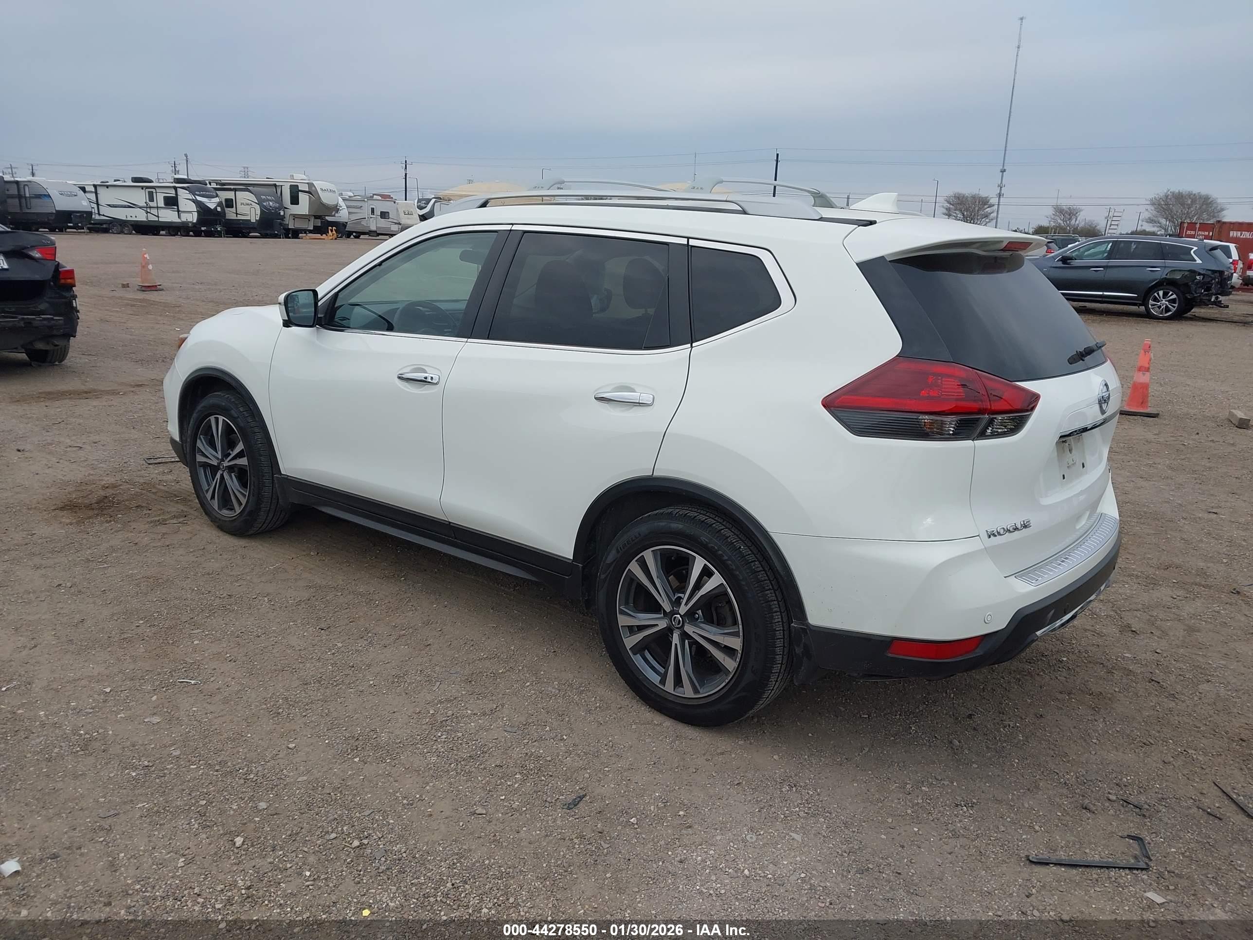 NISSAN ROGUE image 3