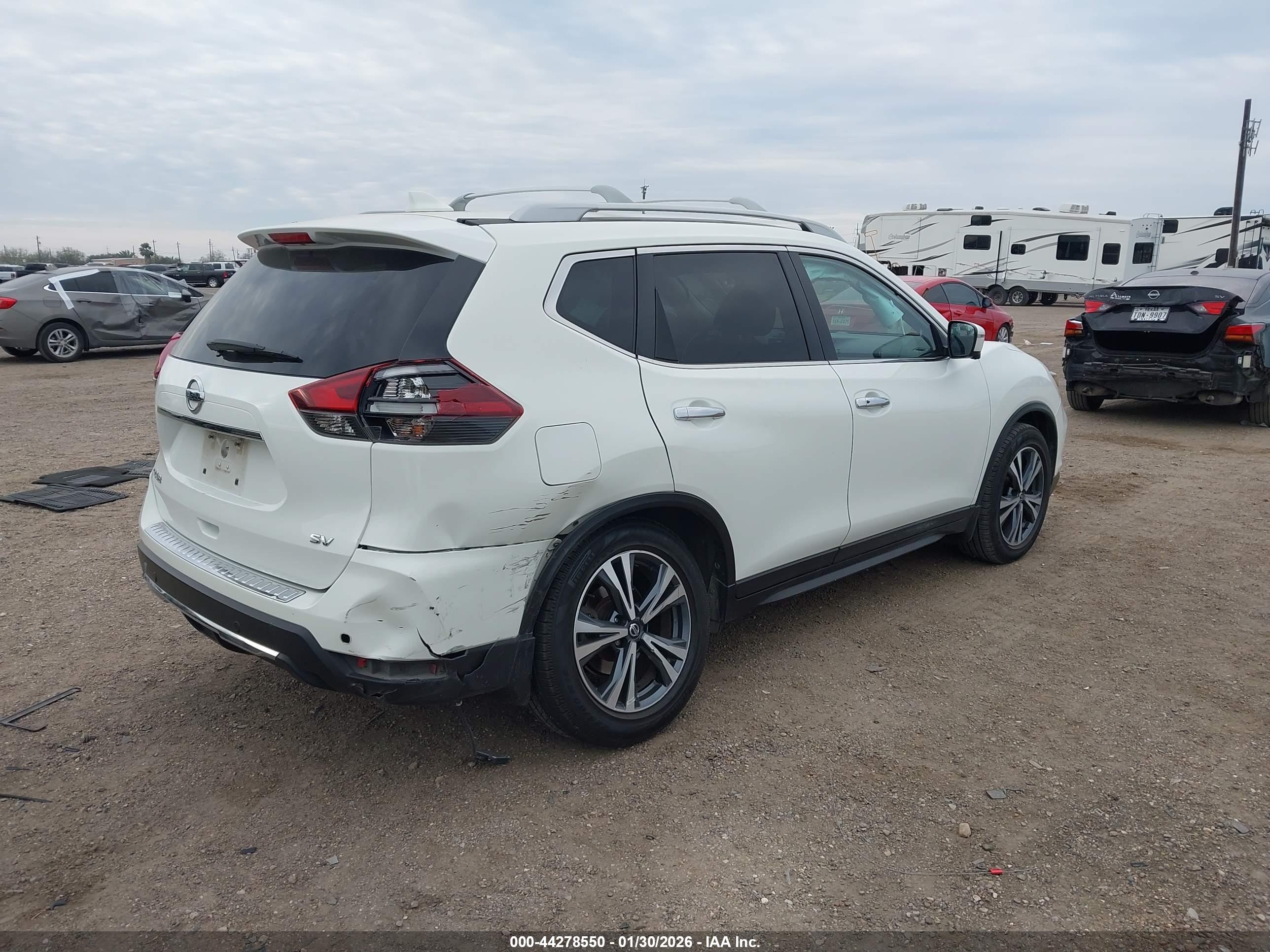NISSAN ROGUE image 4