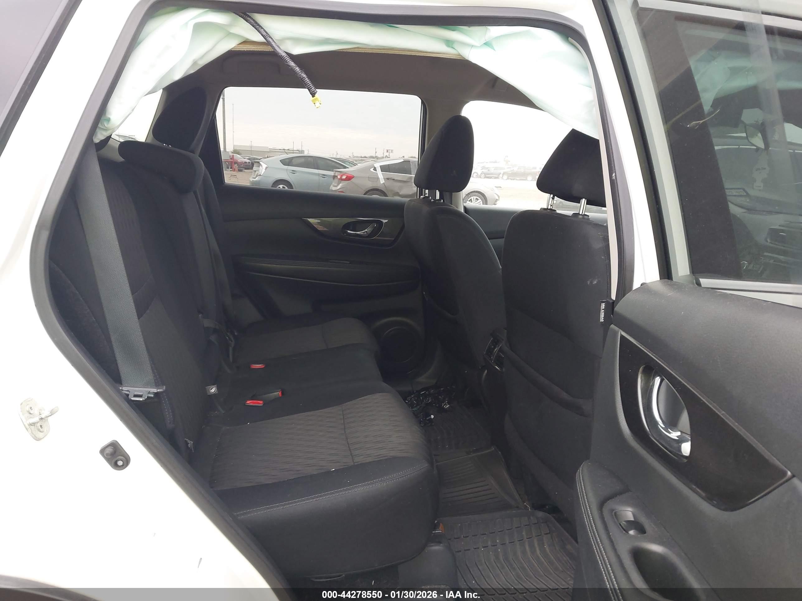NISSAN ROGUE image 8