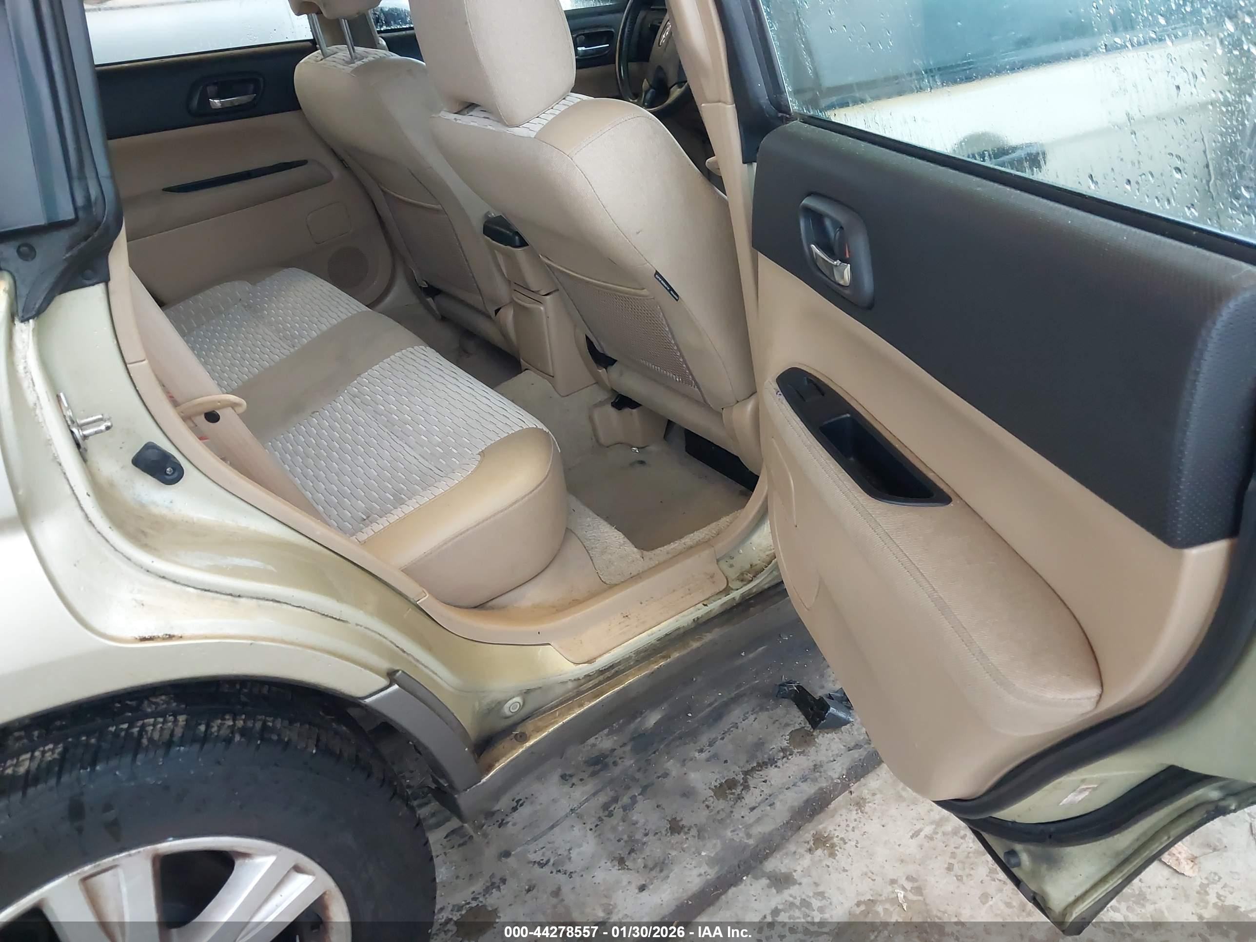 SUBARU FORESTER image 8