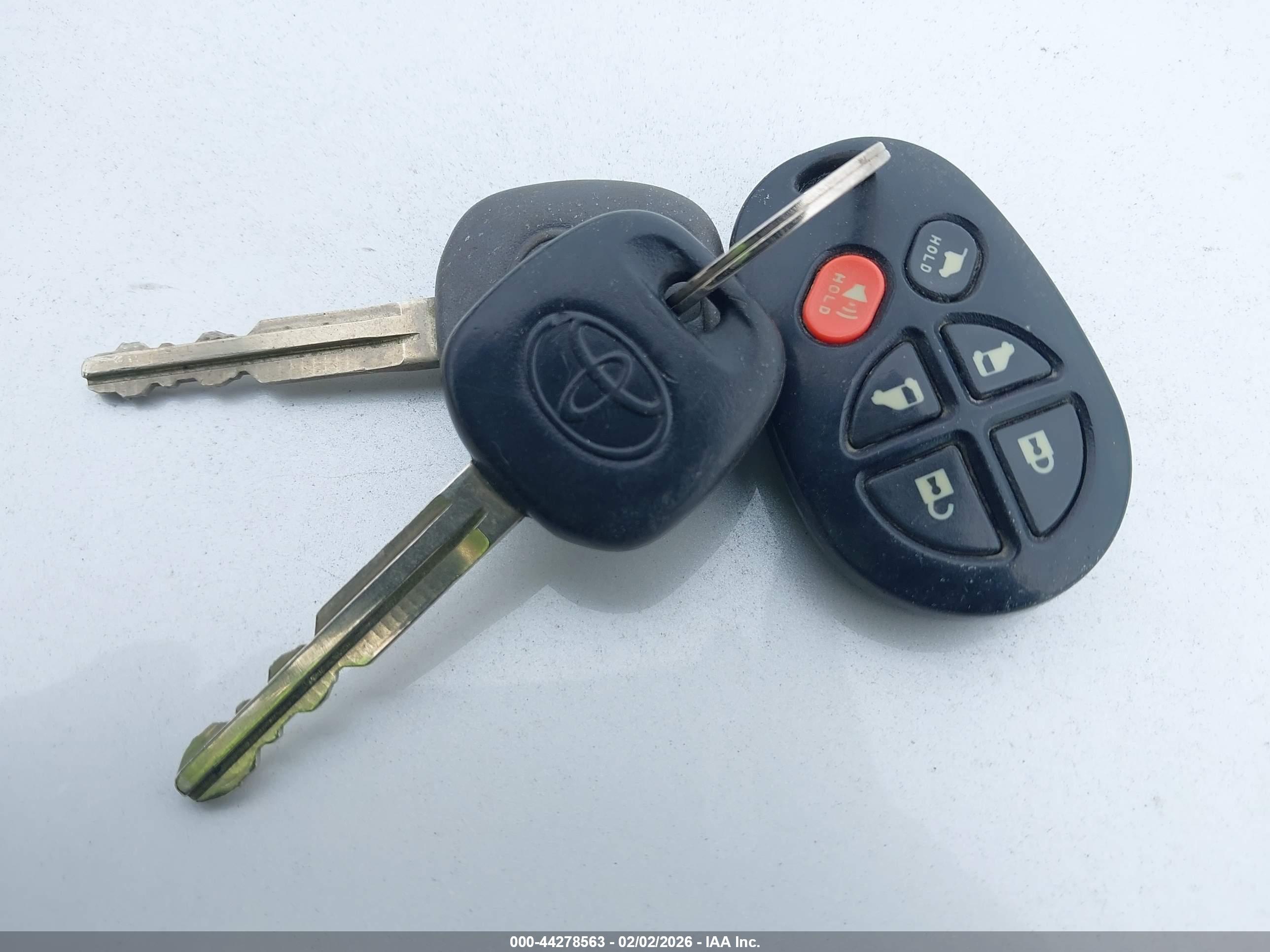 TOYOTA SIENNA image 11