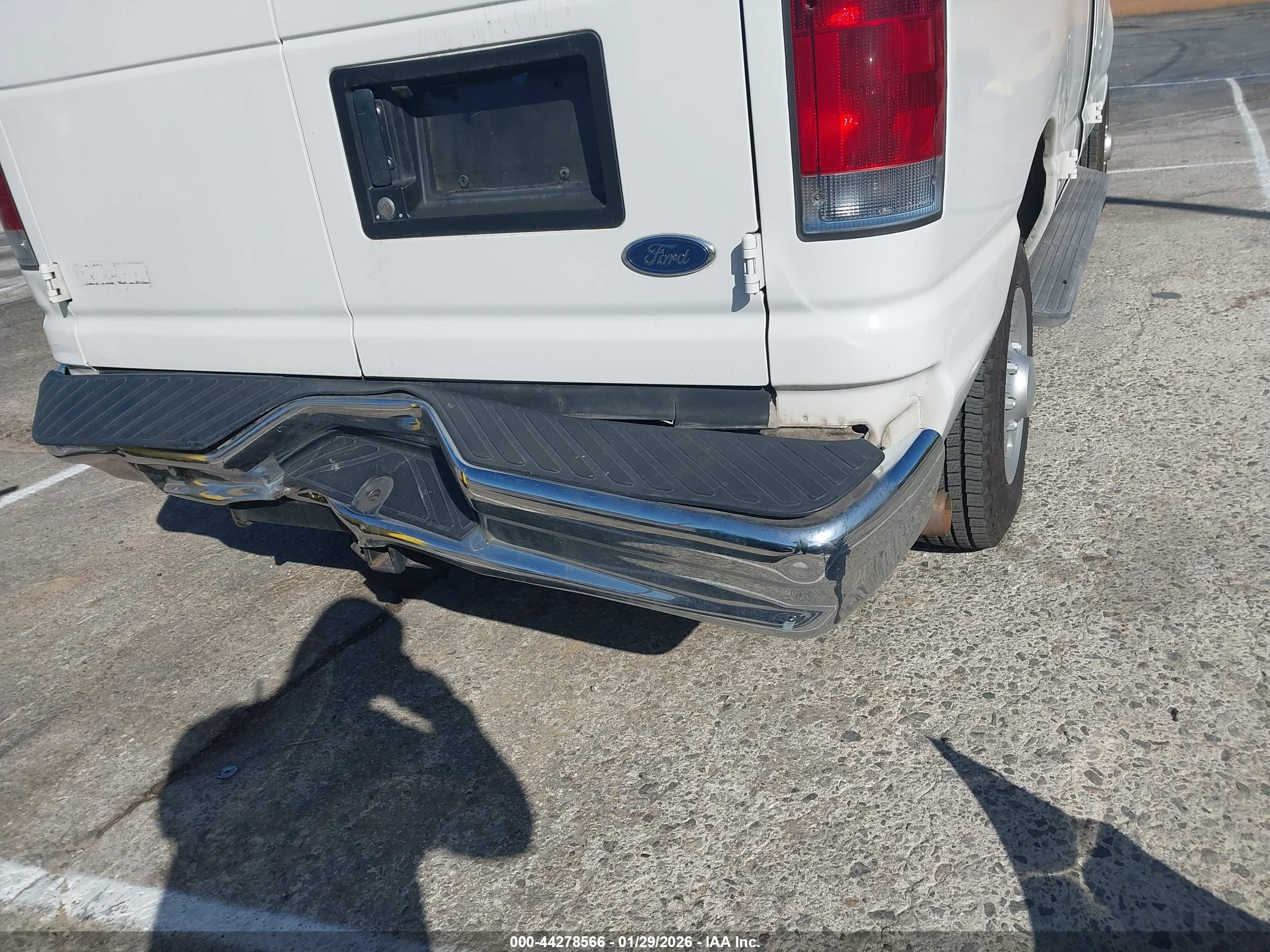 FORD E-350 image 6