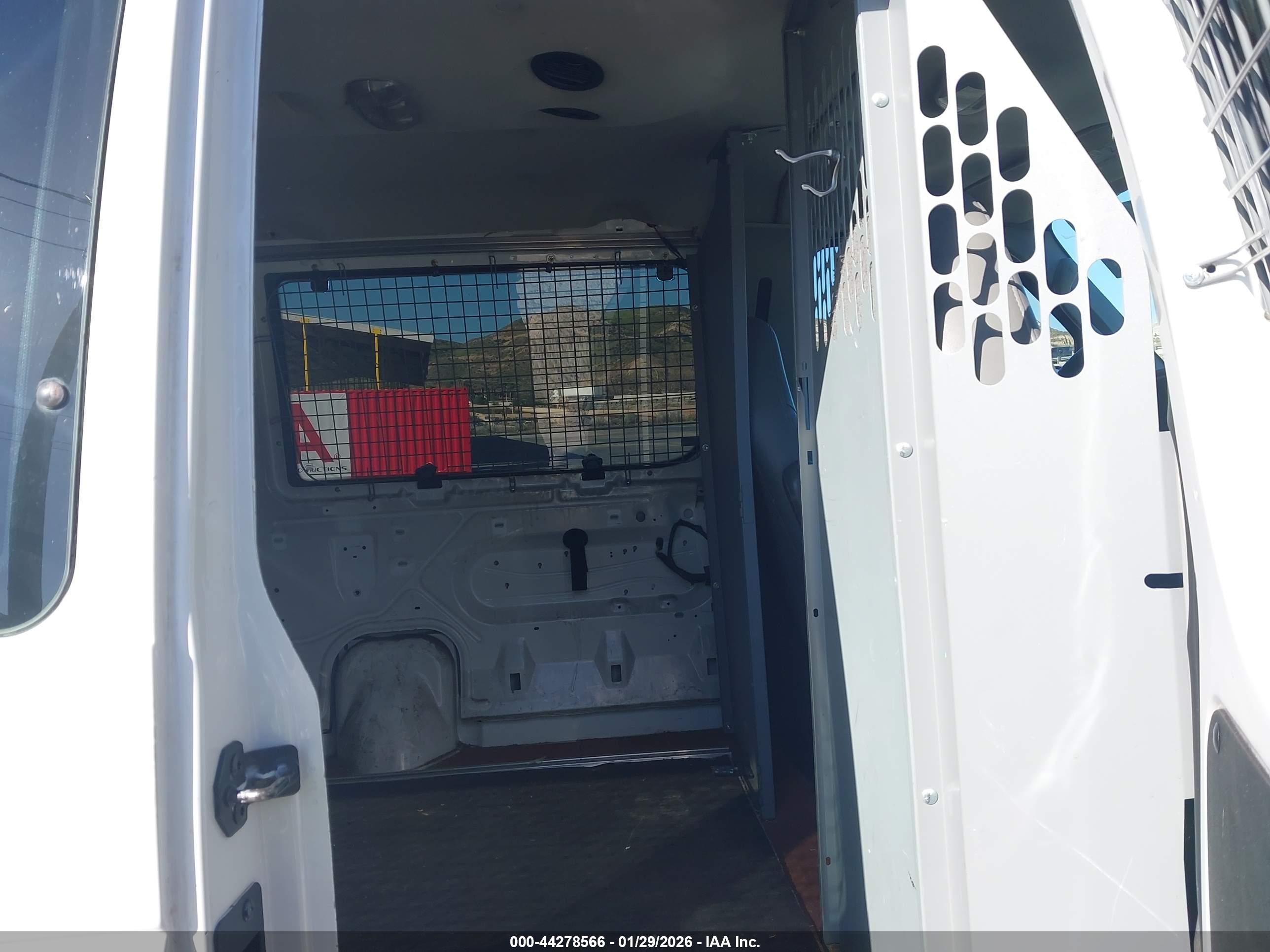 FORD E-350 image 8