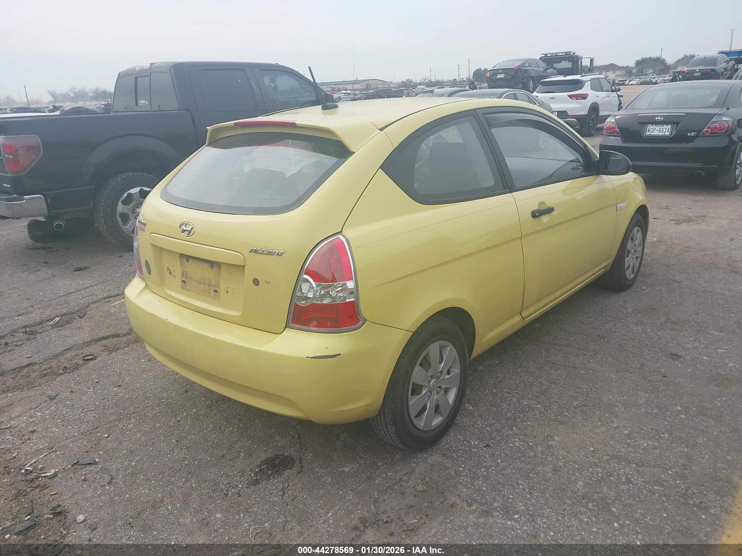 HYUNDAI ACCENT image 4