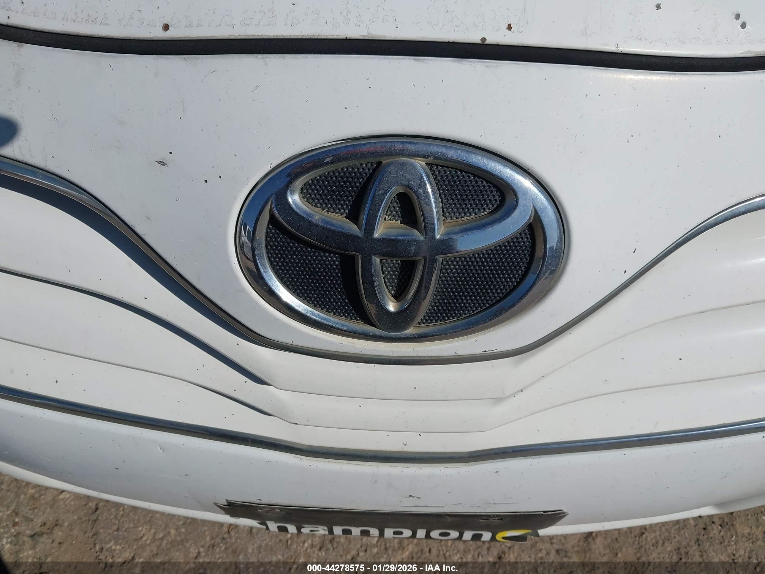 TOYOTA CAMRY image 6