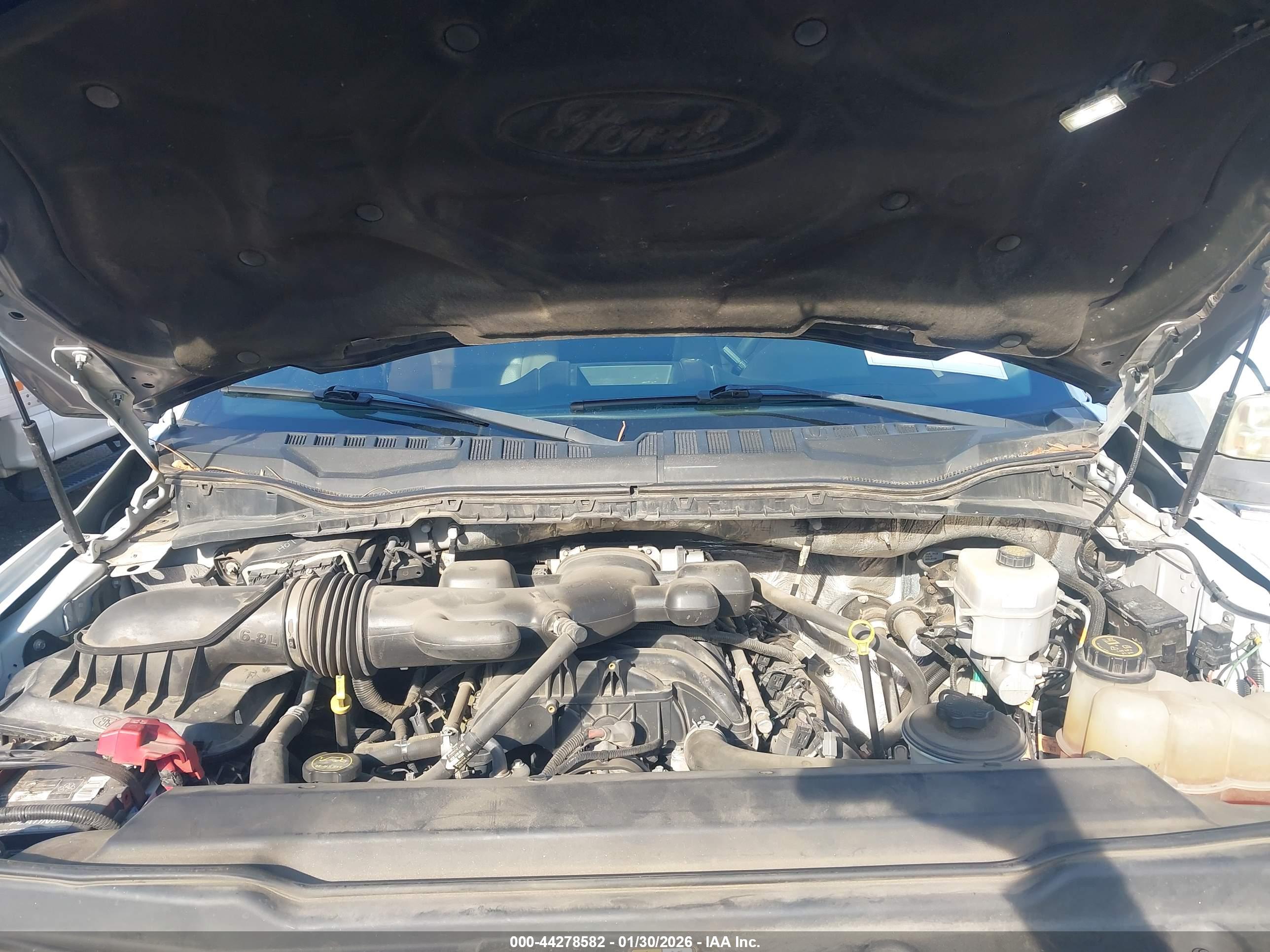 FORD F-550 image 10