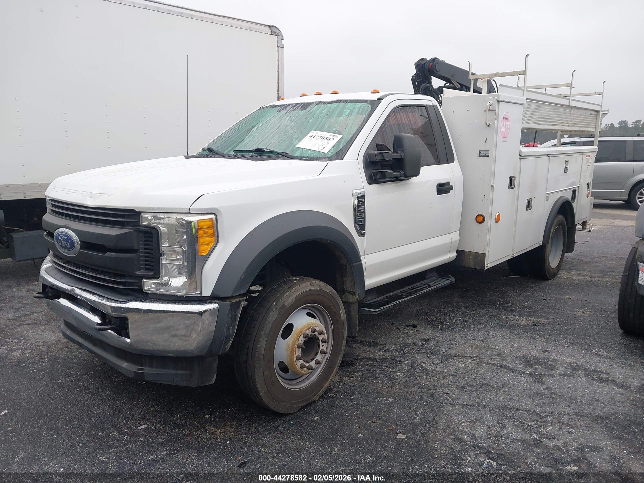 FORD F-550 image 2