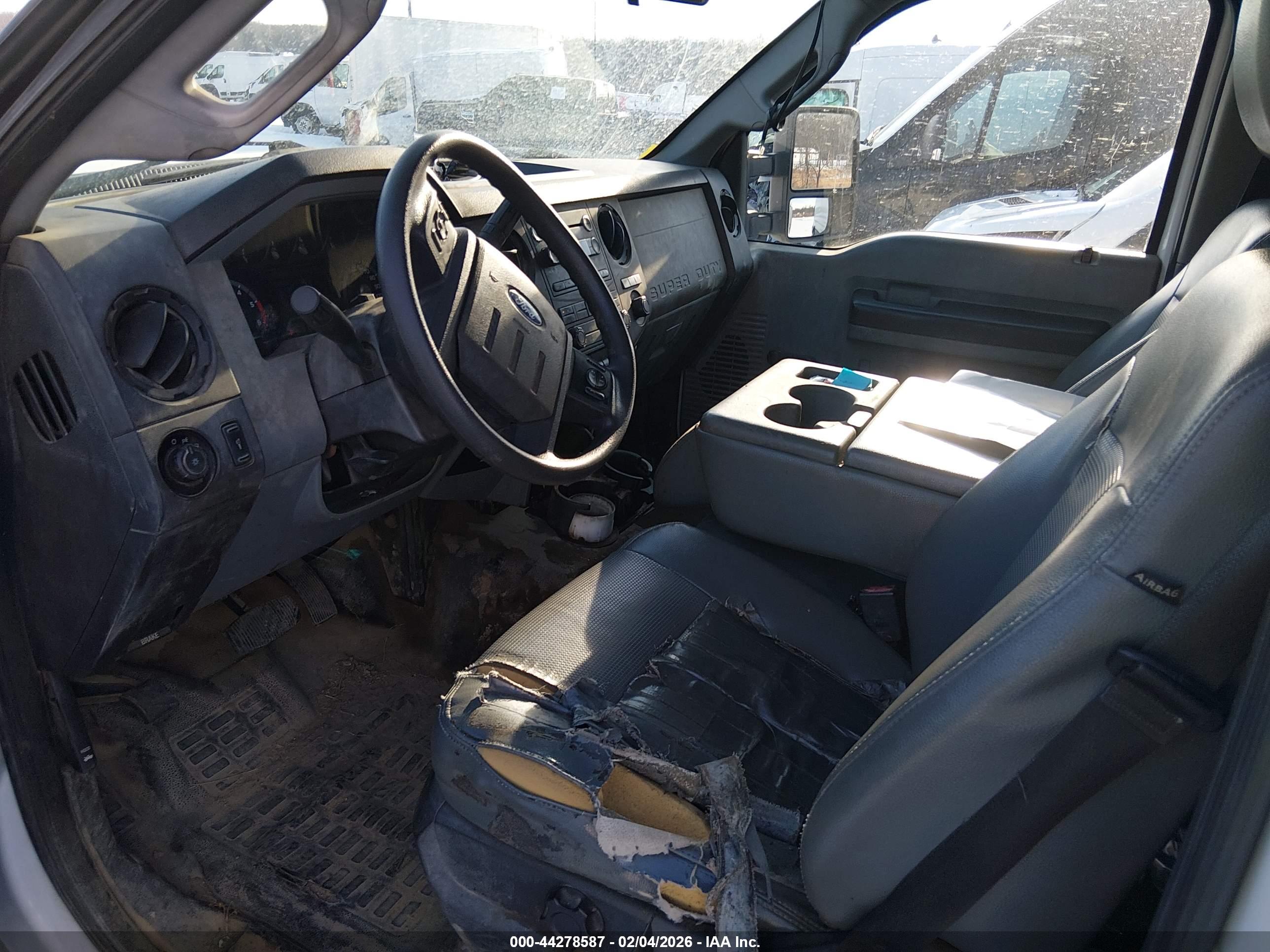 FORD F-450 image 8