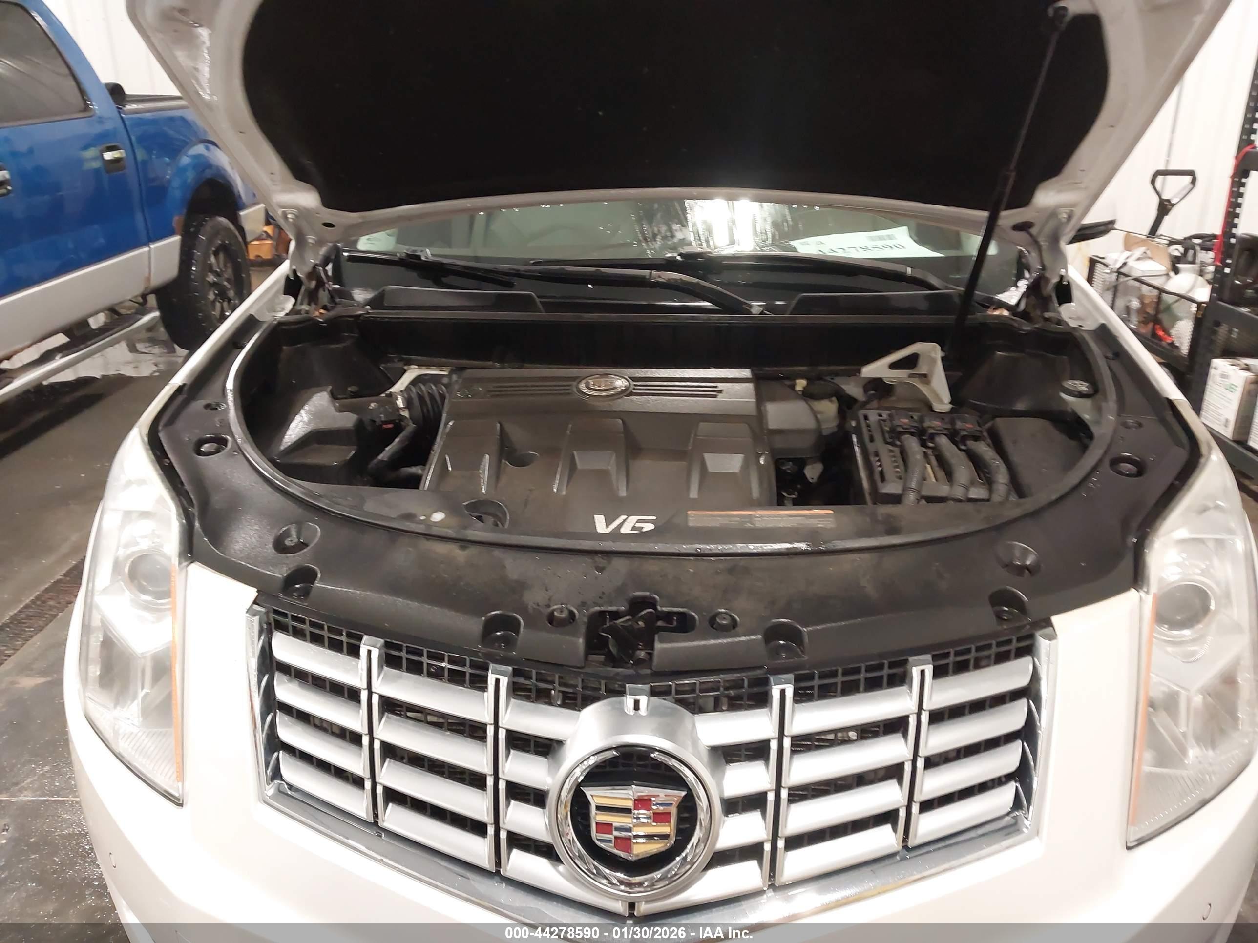 CADILLAC SRX image 10