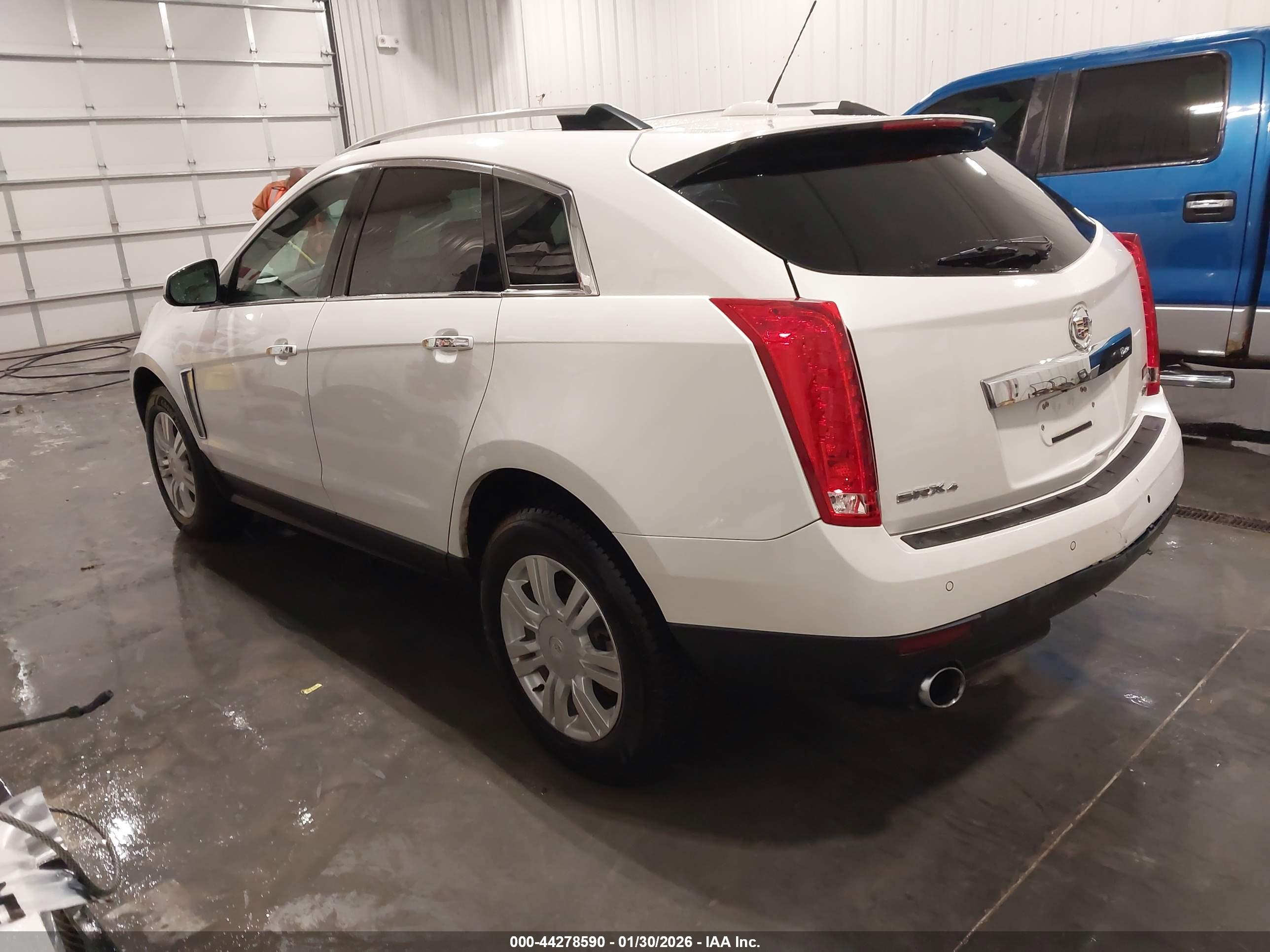 CADILLAC SRX image 3