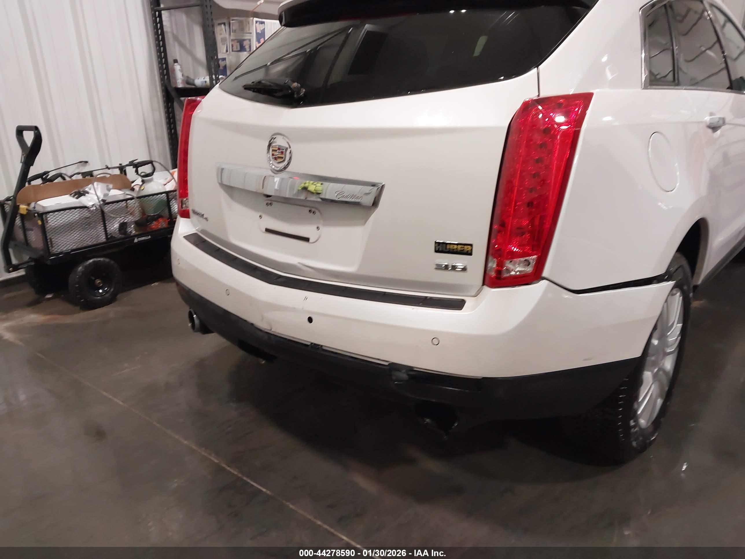 CADILLAC SRX image 6