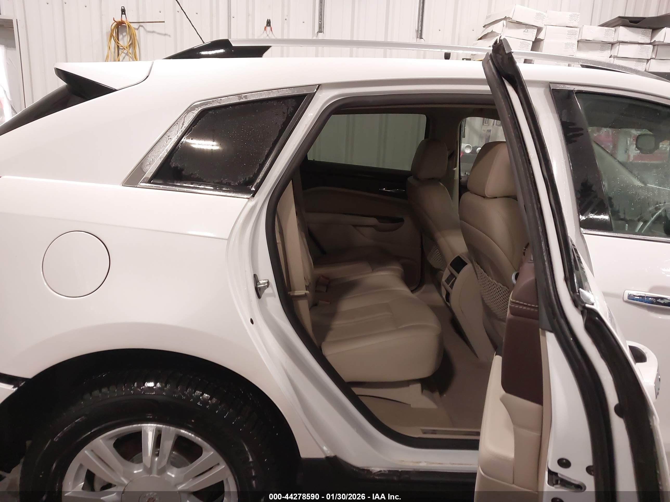 CADILLAC SRX image 8