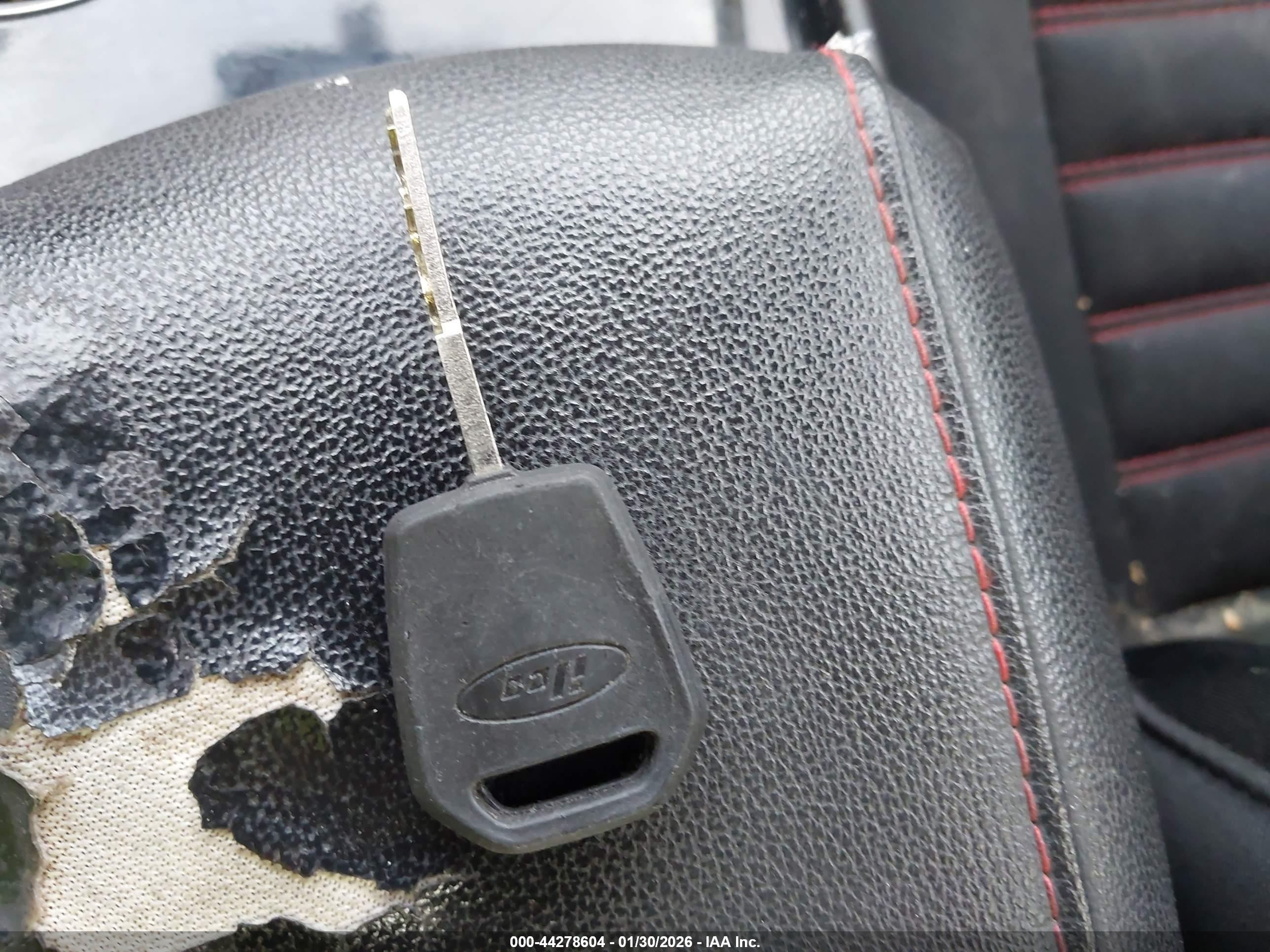 FORD FUSION image 11