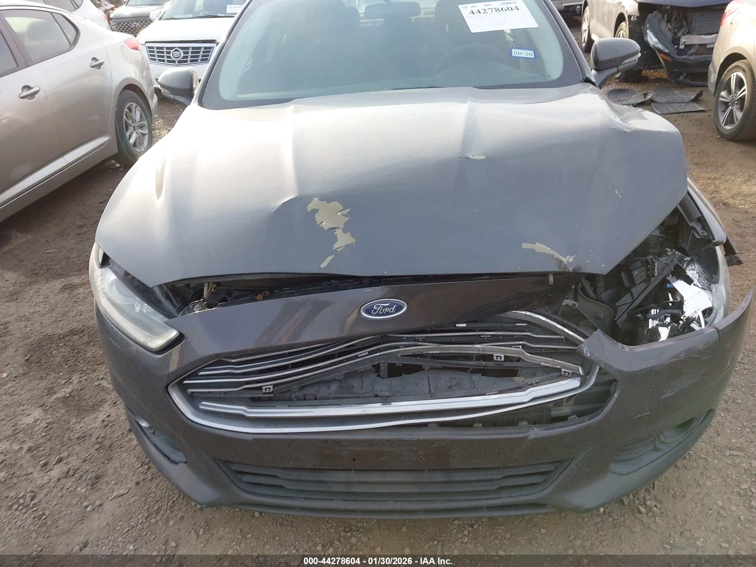 FORD FUSION image 6