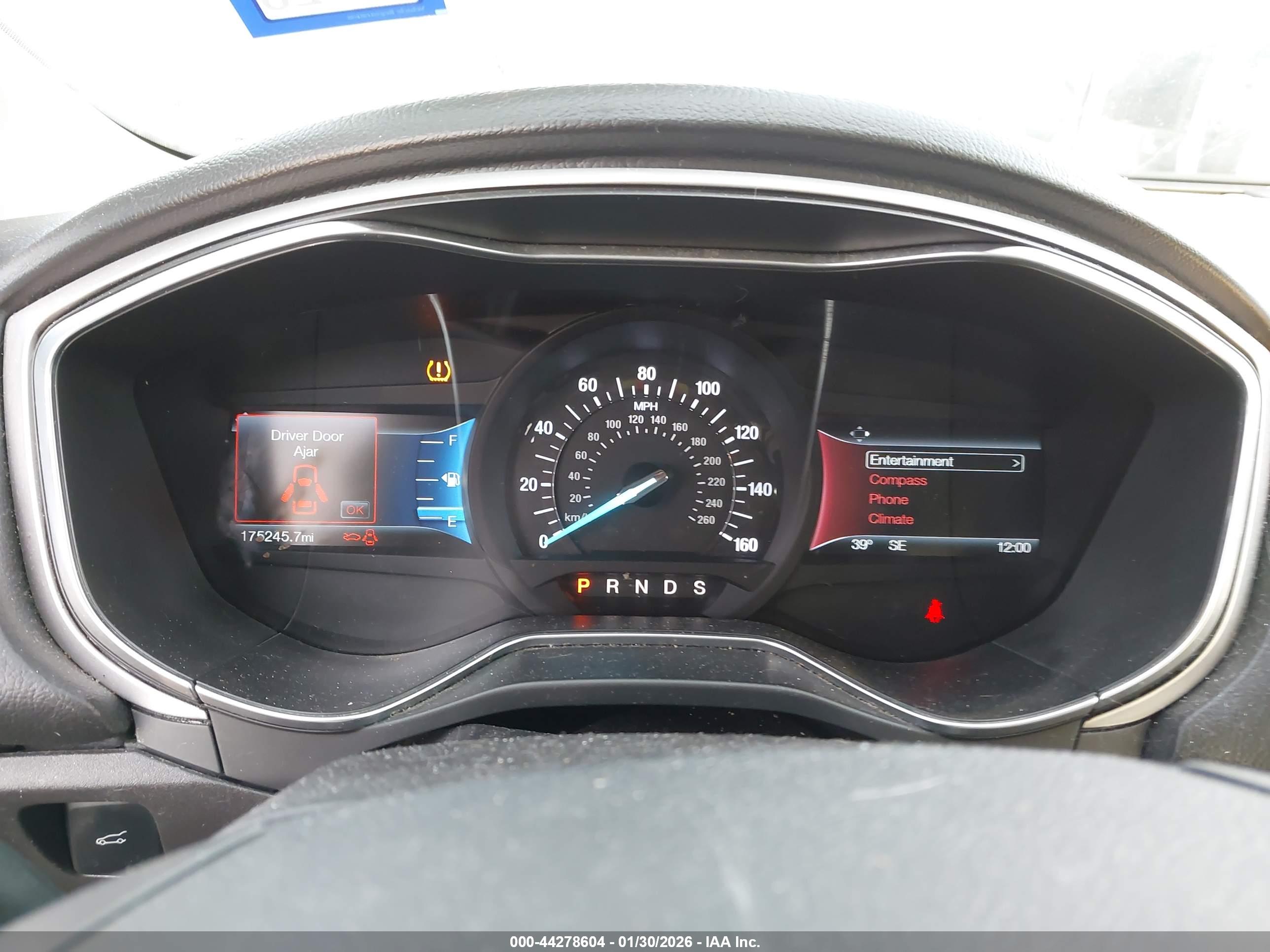 FORD FUSION image 7