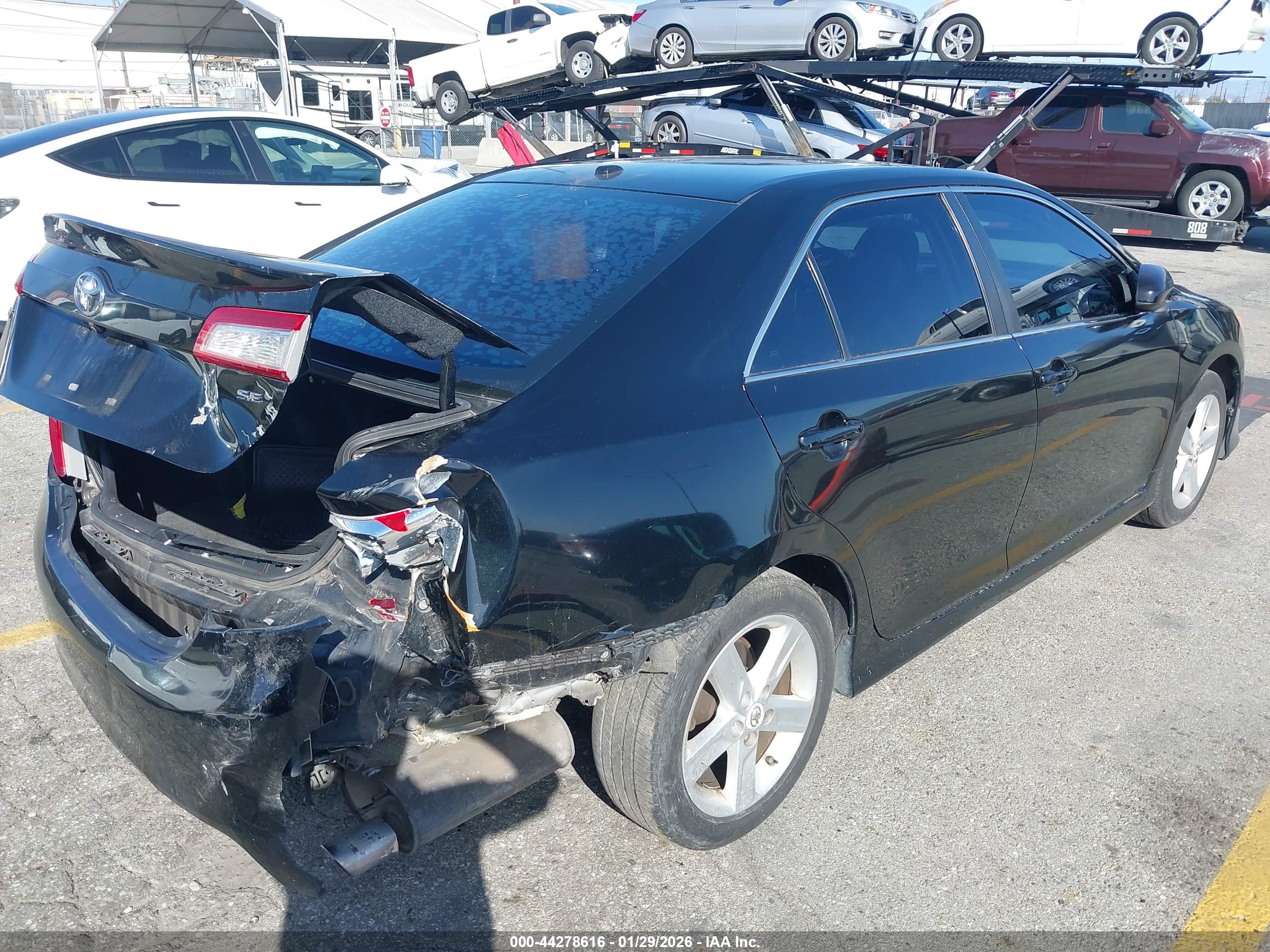 TOYOTA CAMRY image 4
