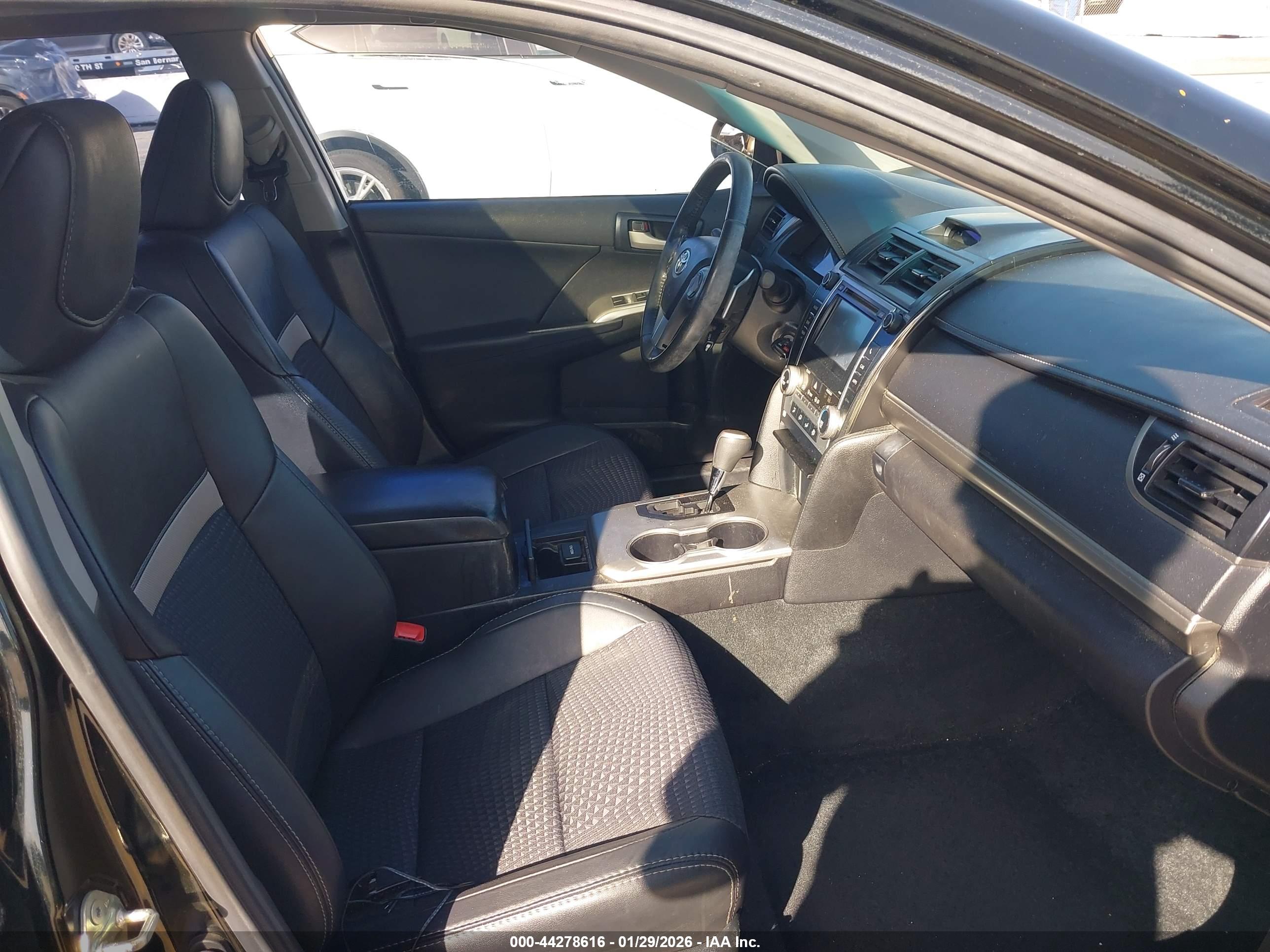 TOYOTA CAMRY image 5