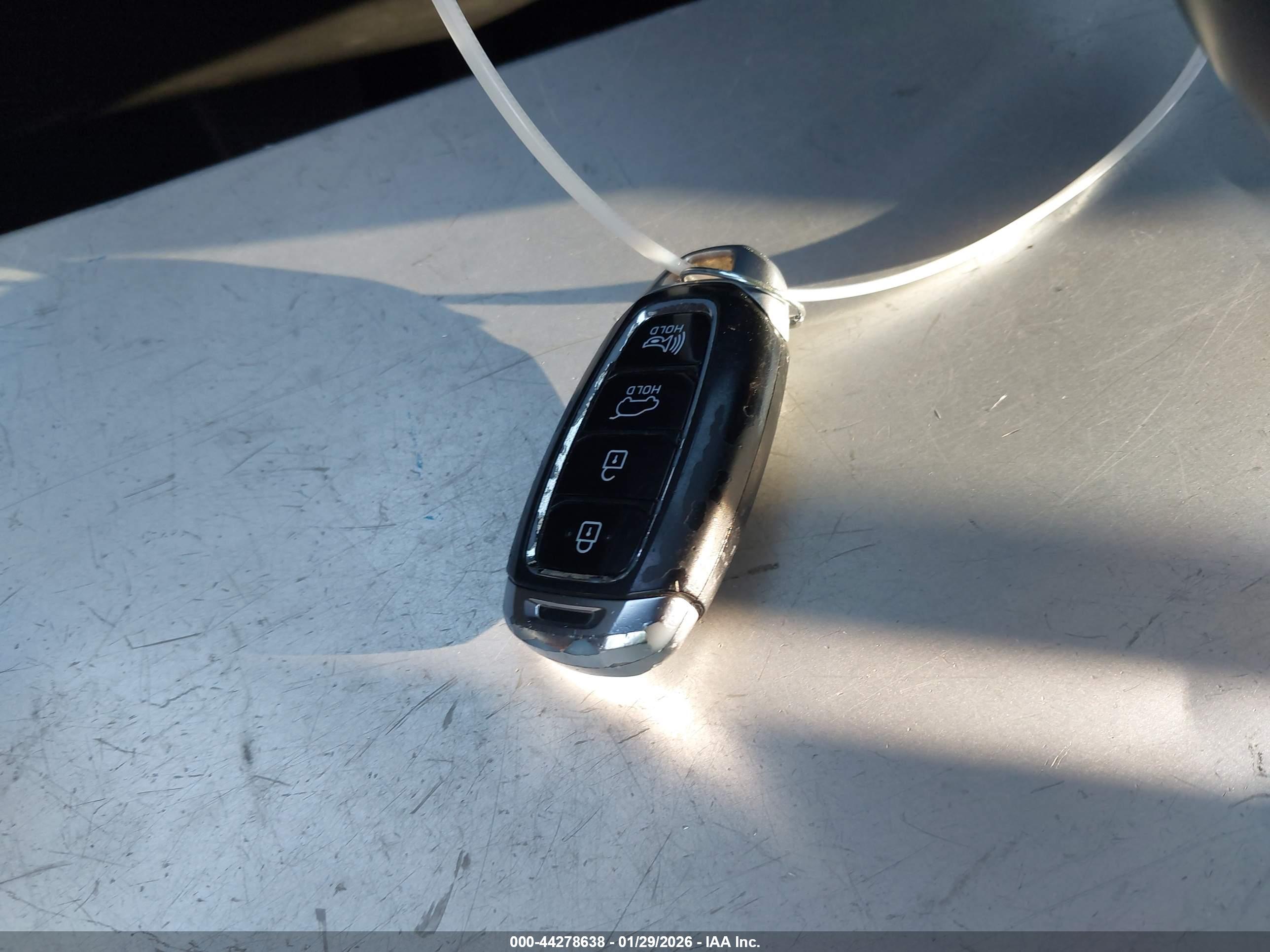 HYUNDAI KONA image 11