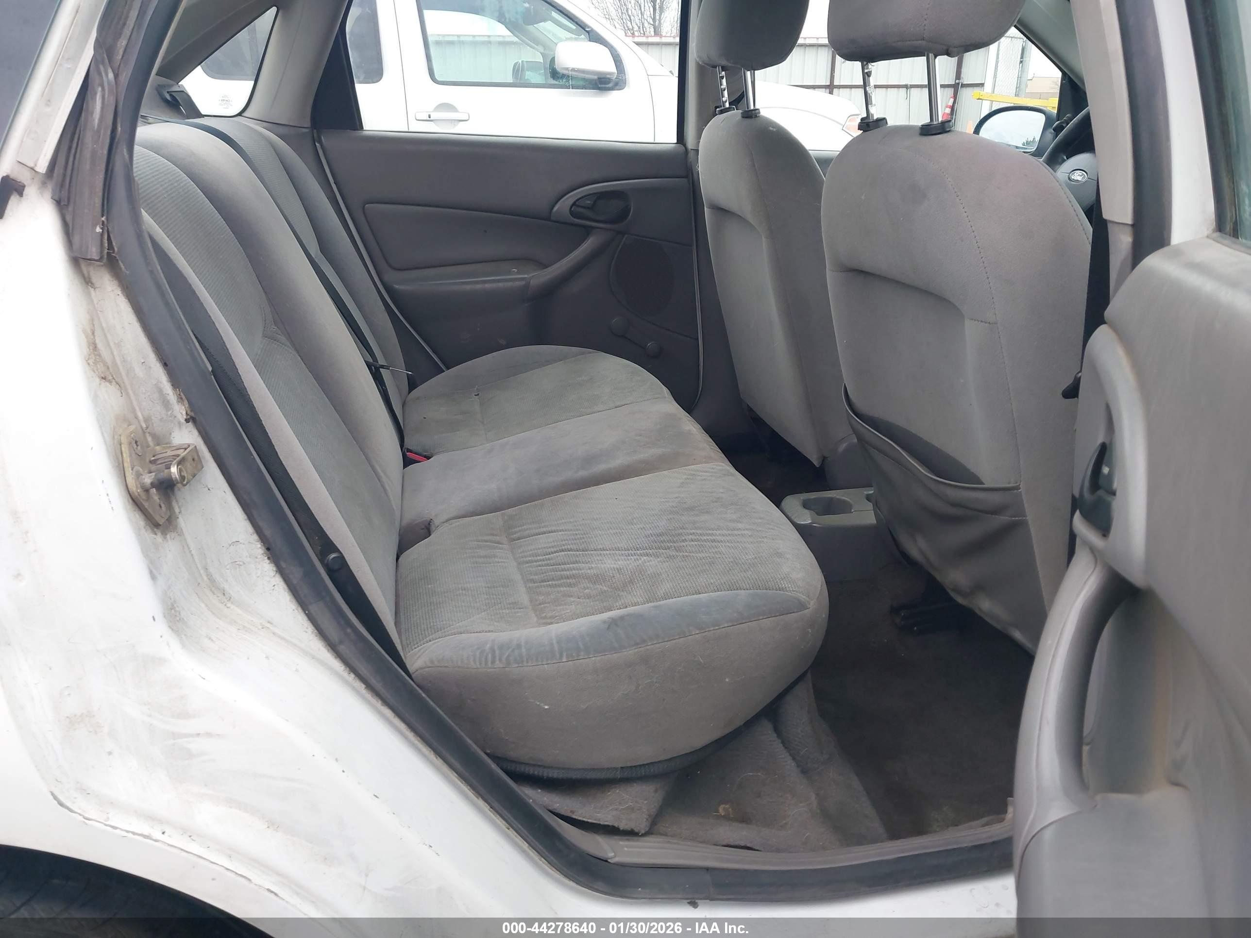 FORD FOCUS image 8