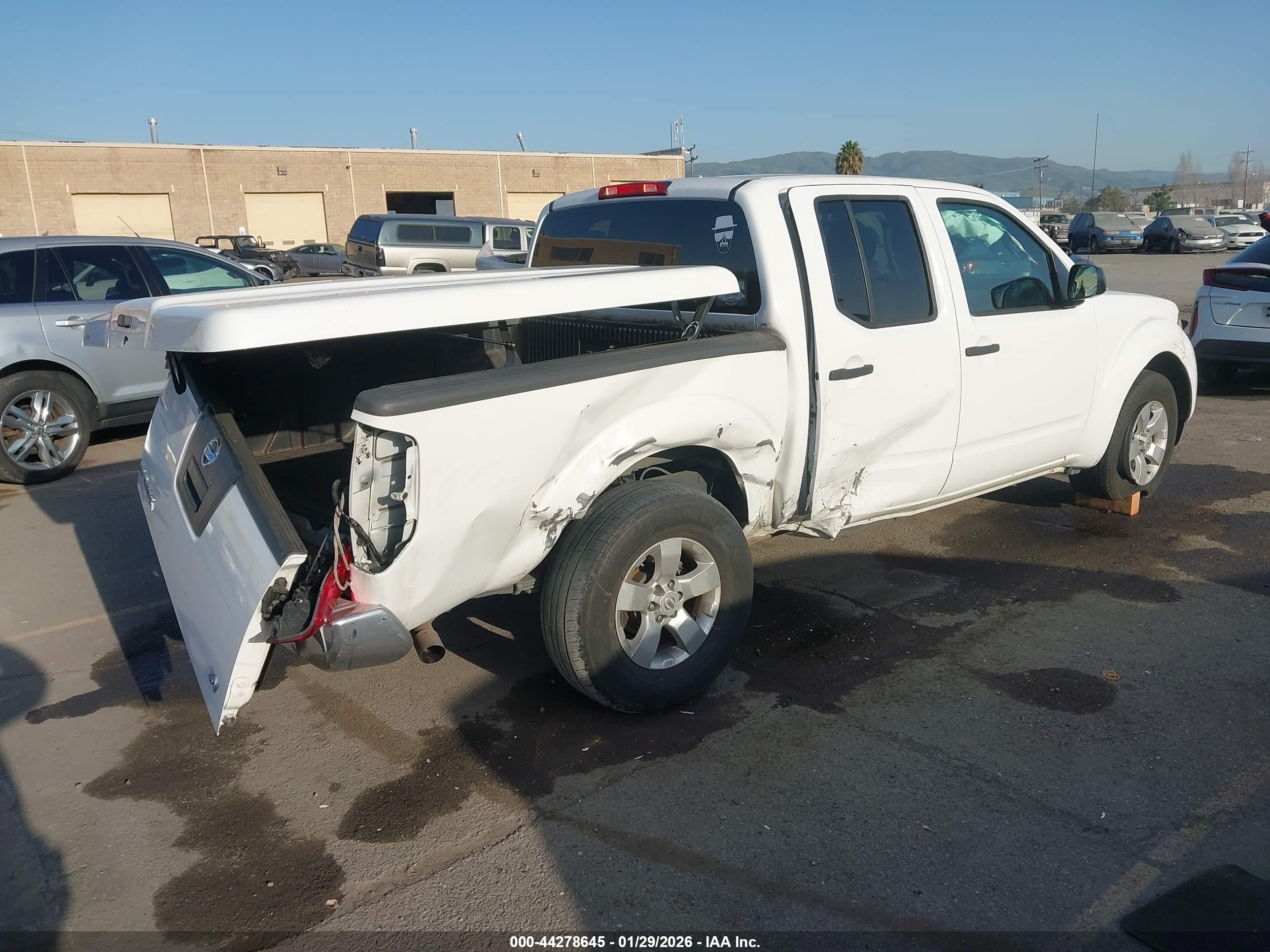 NISSAN FRONTIER image 4