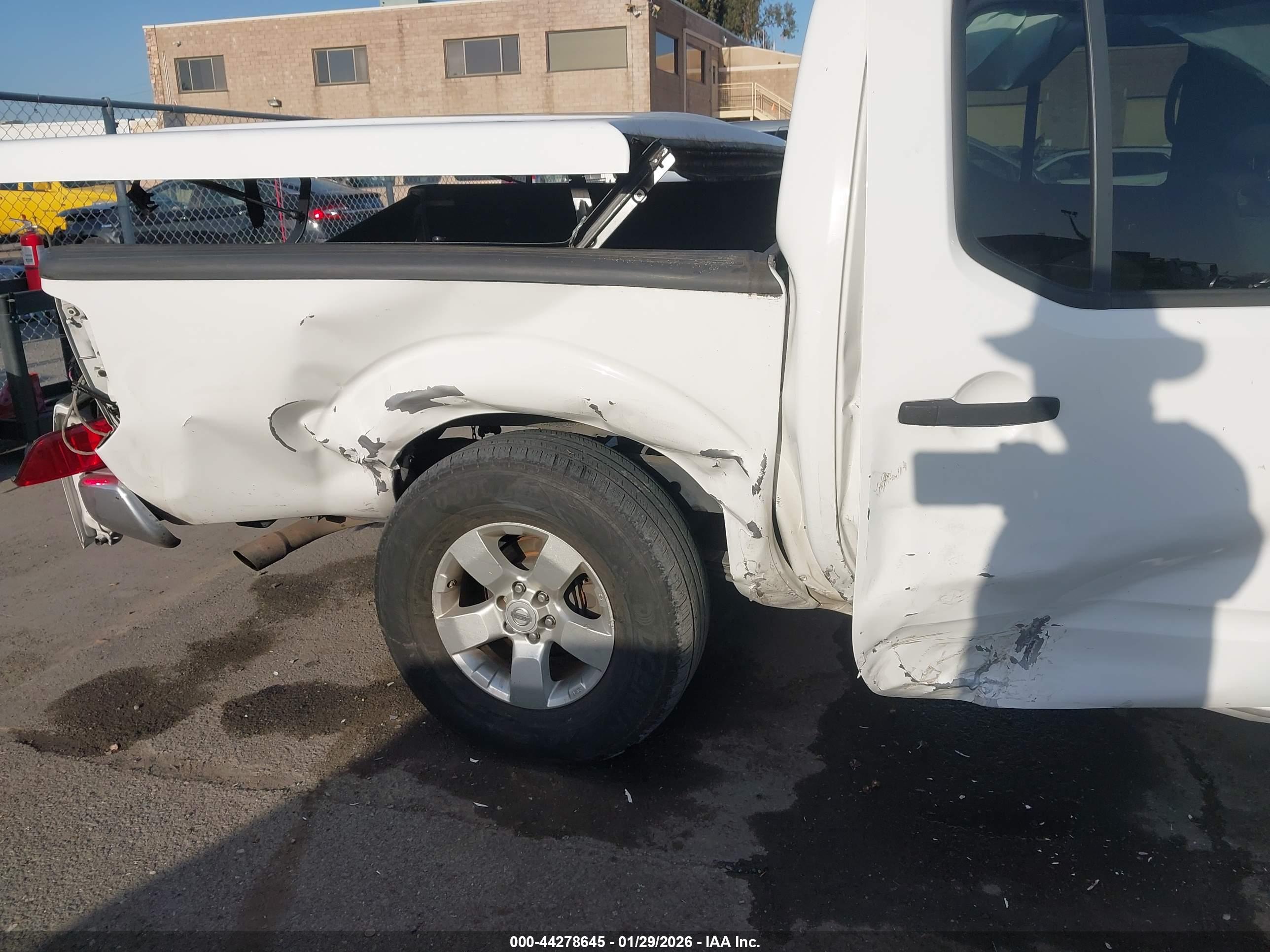 NISSAN FRONTIER image 6