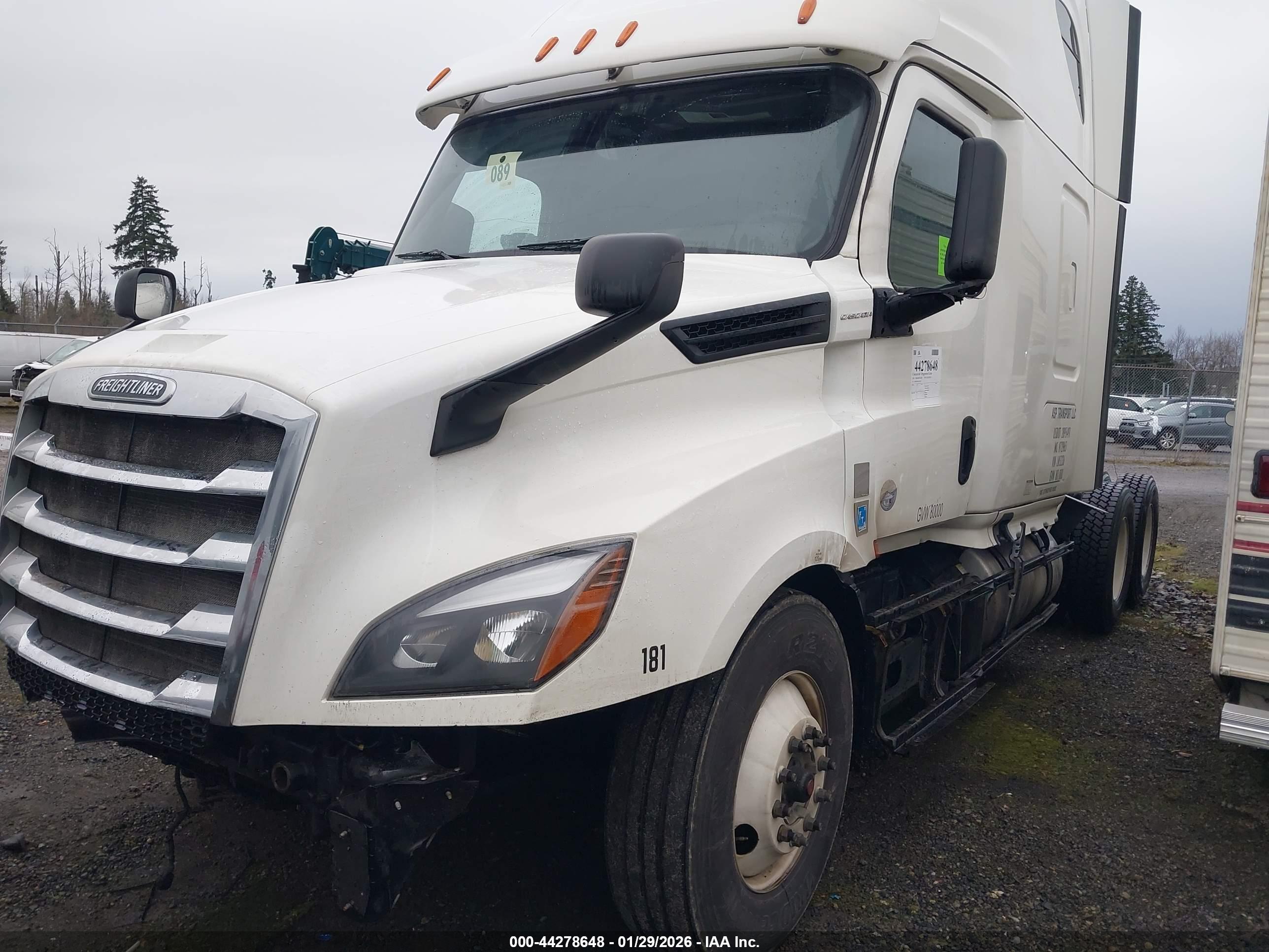 FREIGHTLINER NEW image 2