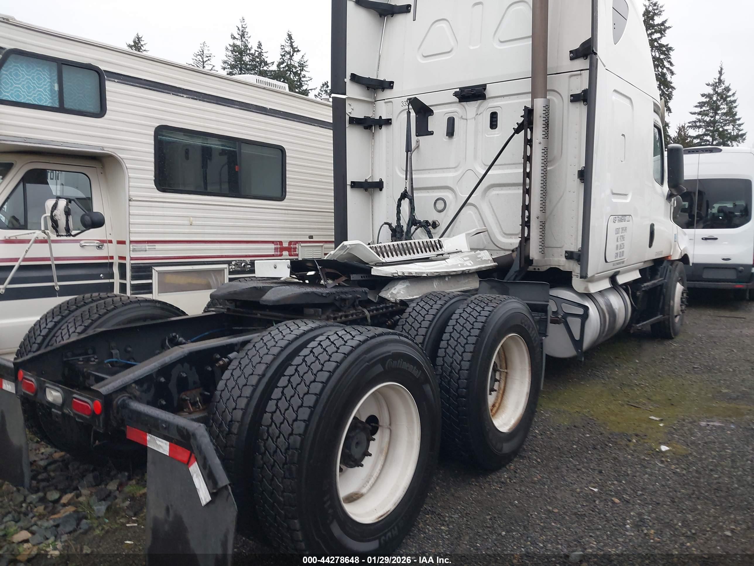 FREIGHTLINER NEW image 4