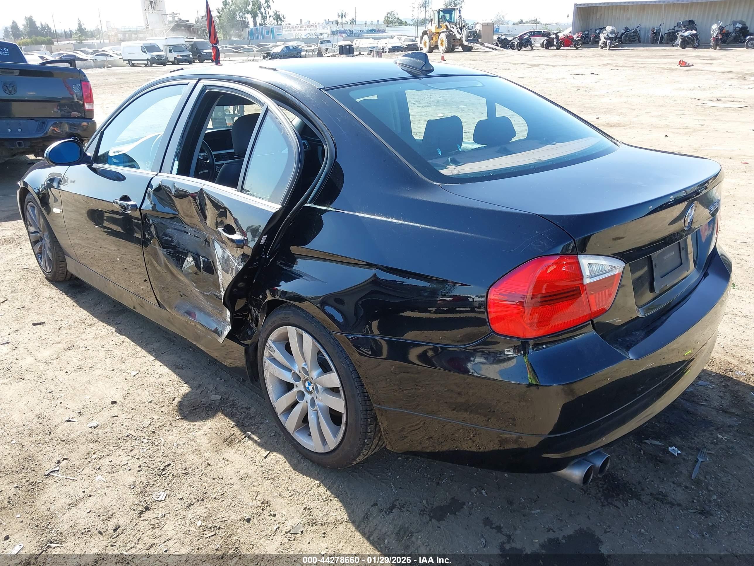 BMW 328I image 3
