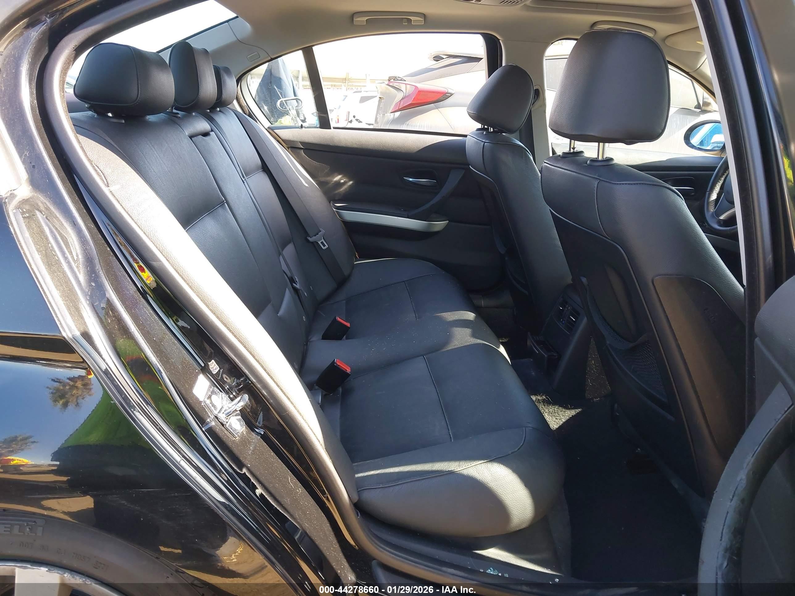 BMW 328I image 8