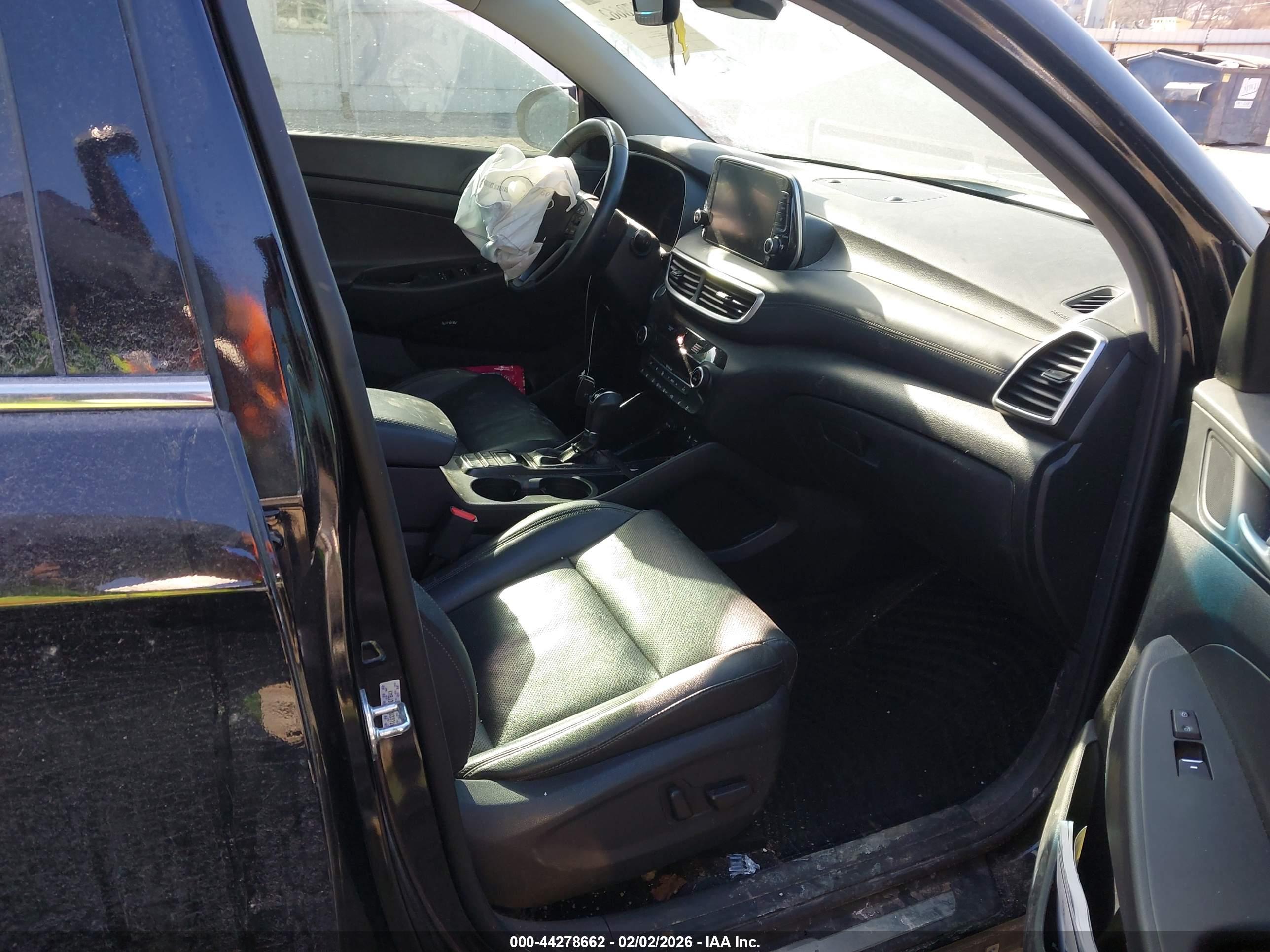 HYUNDAI TUCSON image 5