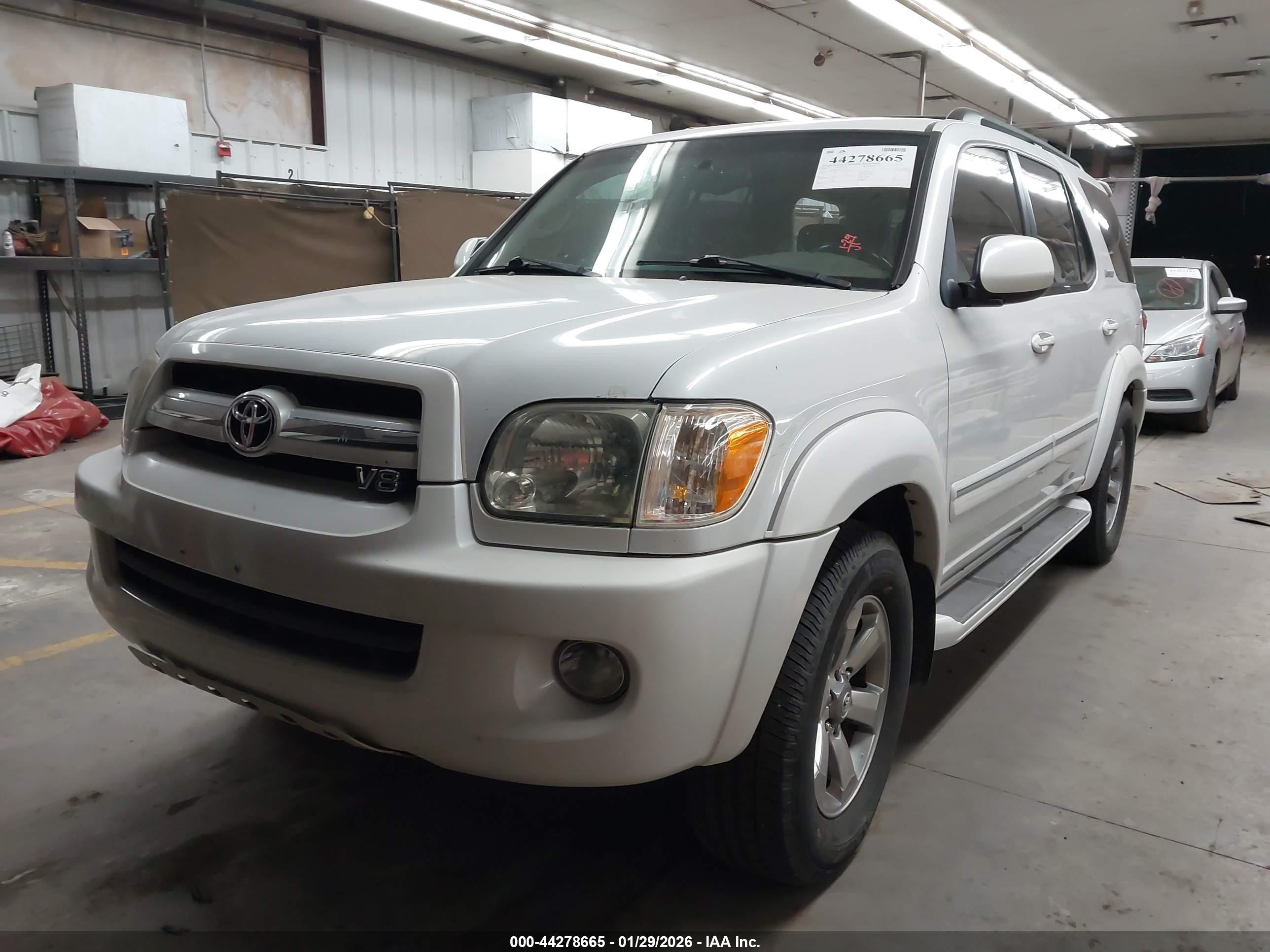 TOYOTA SEQUOIA image 2