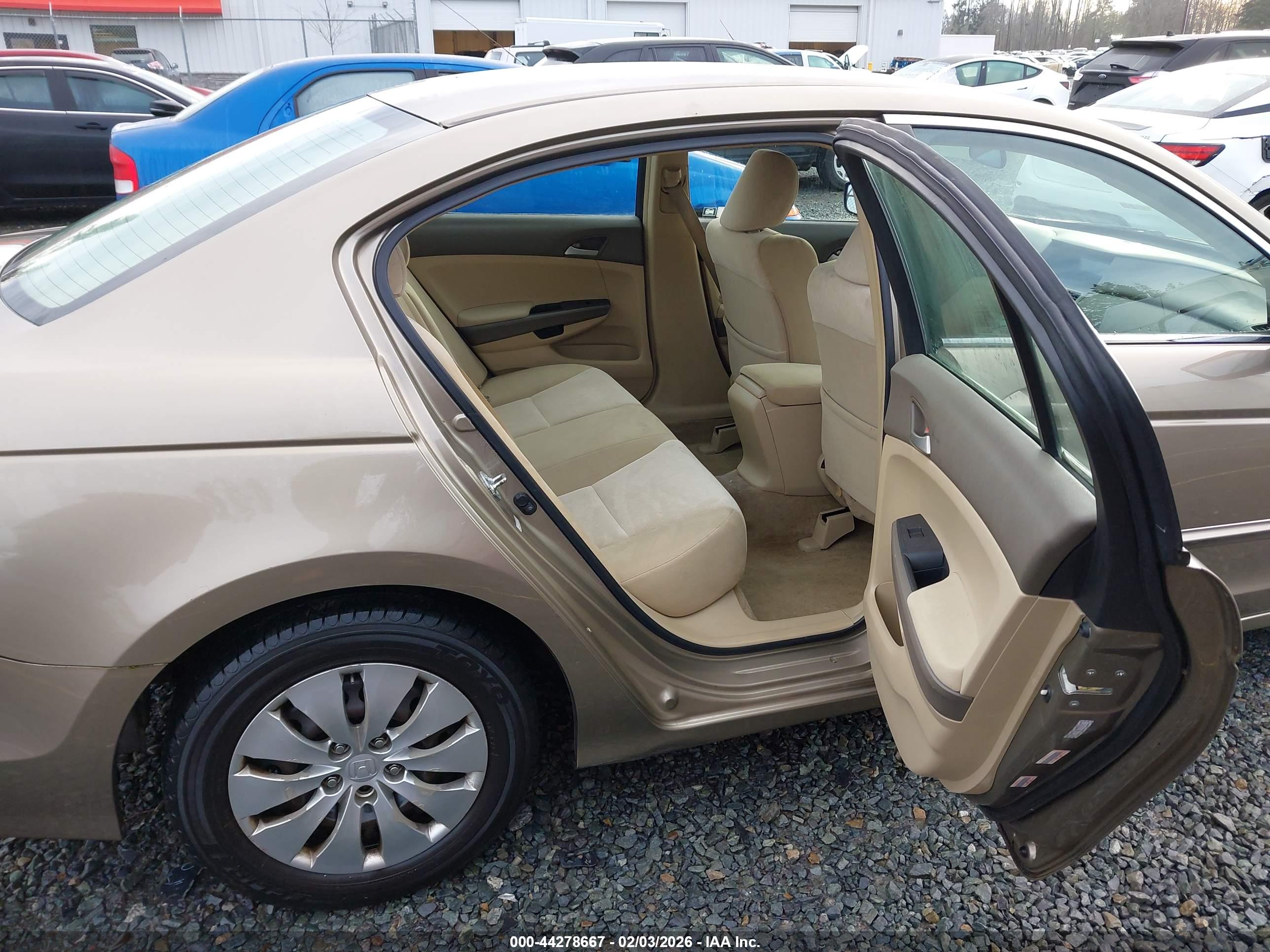 HONDA ACCORD image 8