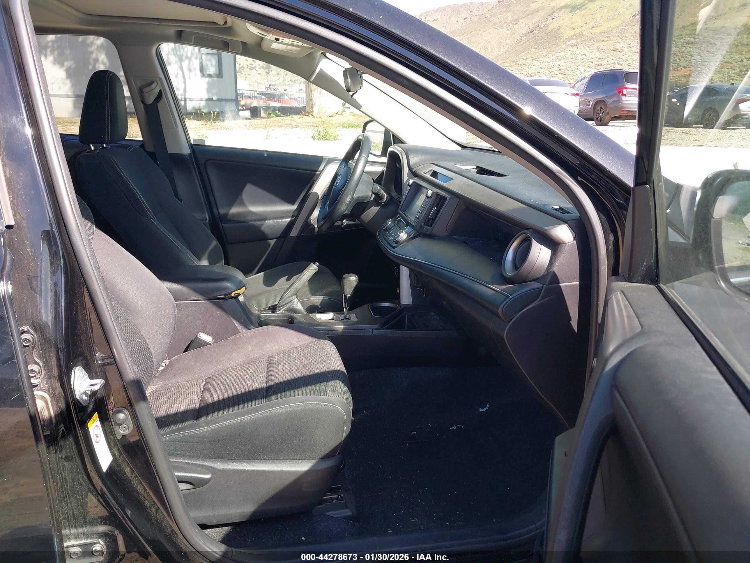 TOYOTA RAV4 image 5